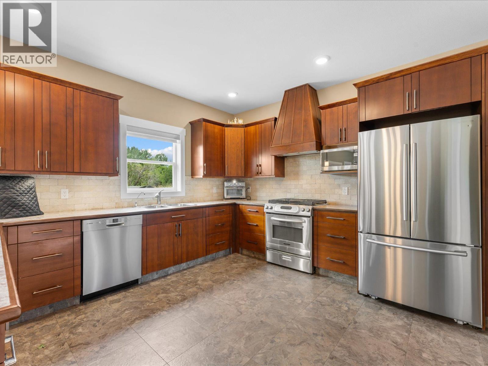 3550 Benvoulin Road, Kelowna, British Columbia  V1W 4M6 - Photo 9 - 10391979