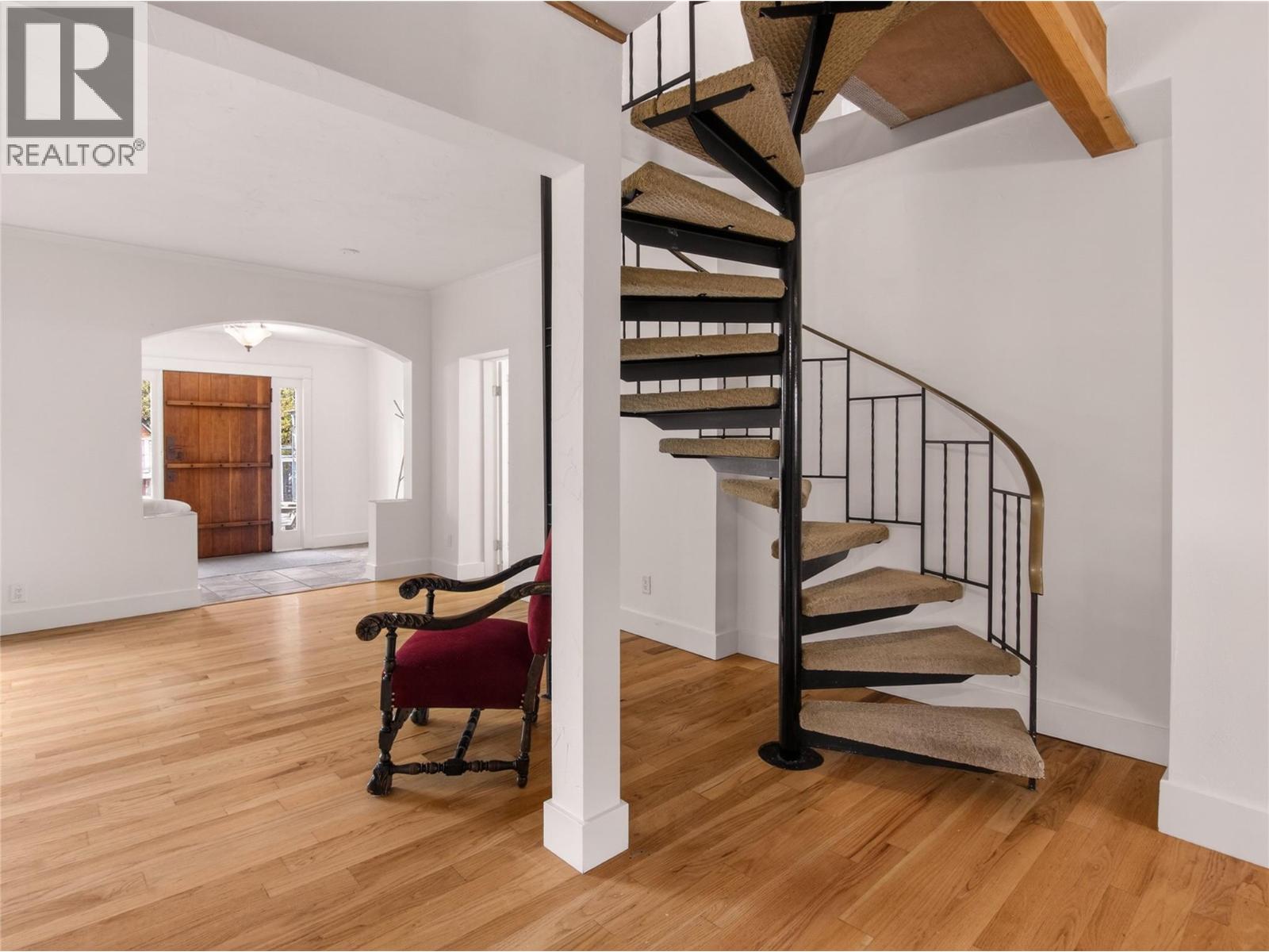 410 Upper Bench Road N, Penticton, British Columbia  V2A 8T4 - Photo 8 - 10392032