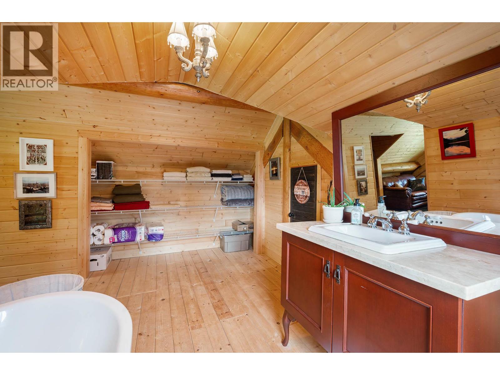 3881 Mad River Forest Service Road, Vavenby, British Columbia  V0E 3A0 - Photo 26 - 10391656