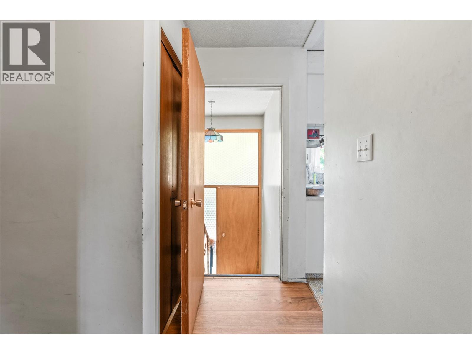 3706 24 Avenue, Vernon, British Columbia  V1T 1L9 - Photo 2 - 10390638