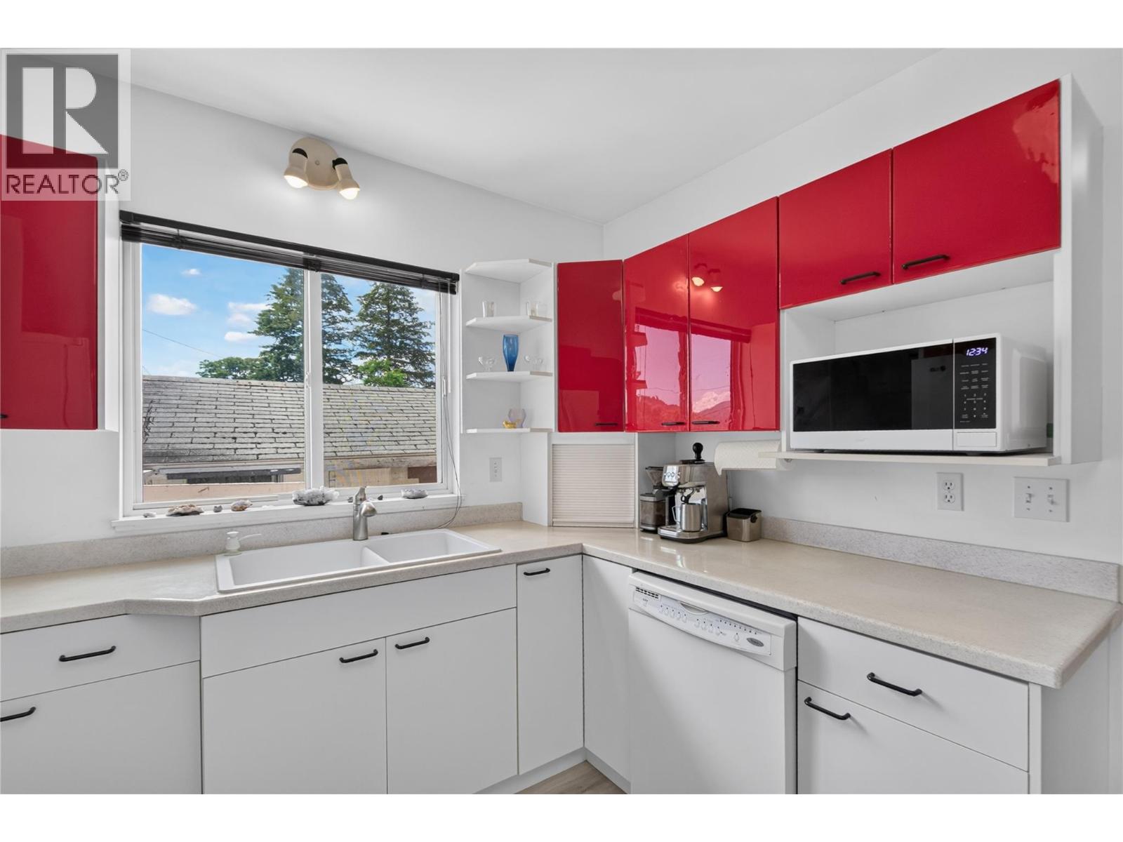 5880 Okanagan Street, Oliver, British Columbia  V0H 1T0 - Photo 14 - 10391661