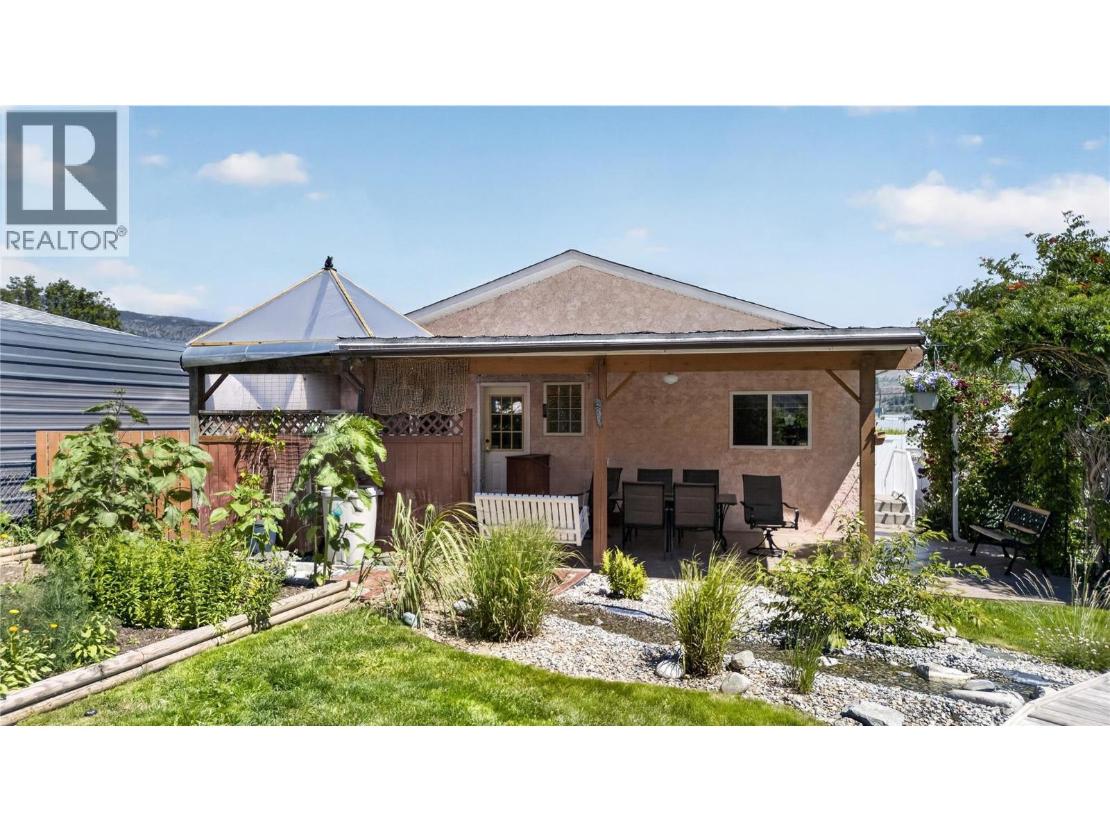 5880 Okanagan Street, Oliver, British Columbia  V0H 1T0 - Photo 3 - 10391661