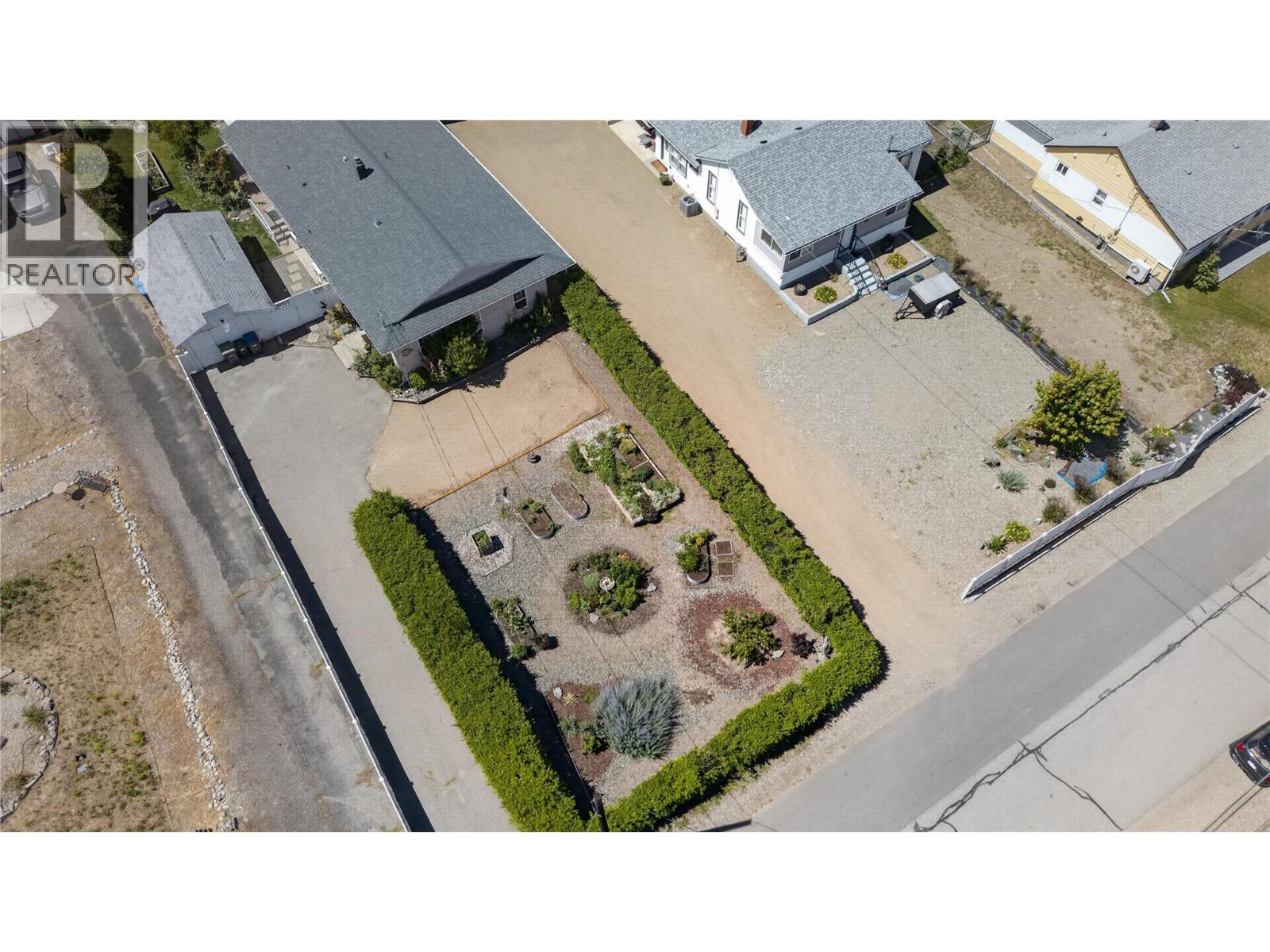 5880 Okanagan Street, Oliver, British Columbia  V0H 1T0 - Photo 5 - 10391661