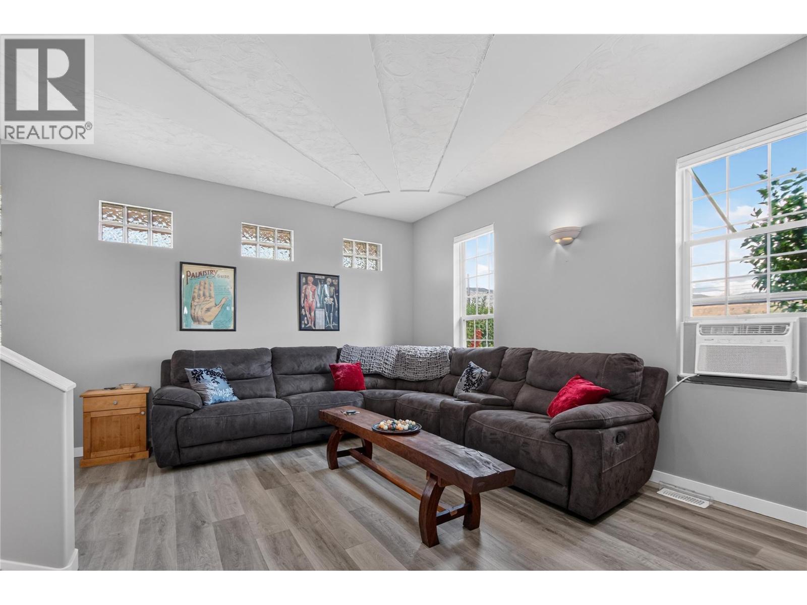 5880 Okanagan Street, Oliver, British Columbia  V0H 1T0 - Photo 6 - 10391661