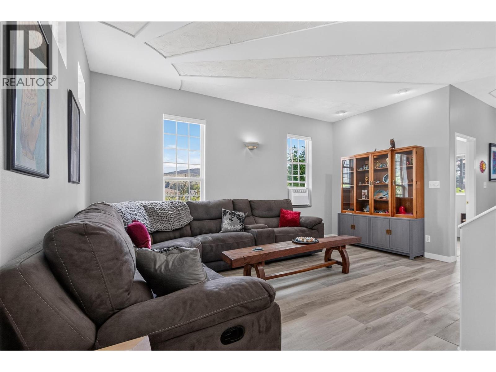 5880 Okanagan Street, Oliver, British Columbia  V0H 1T0 - Photo 8 - 10391661