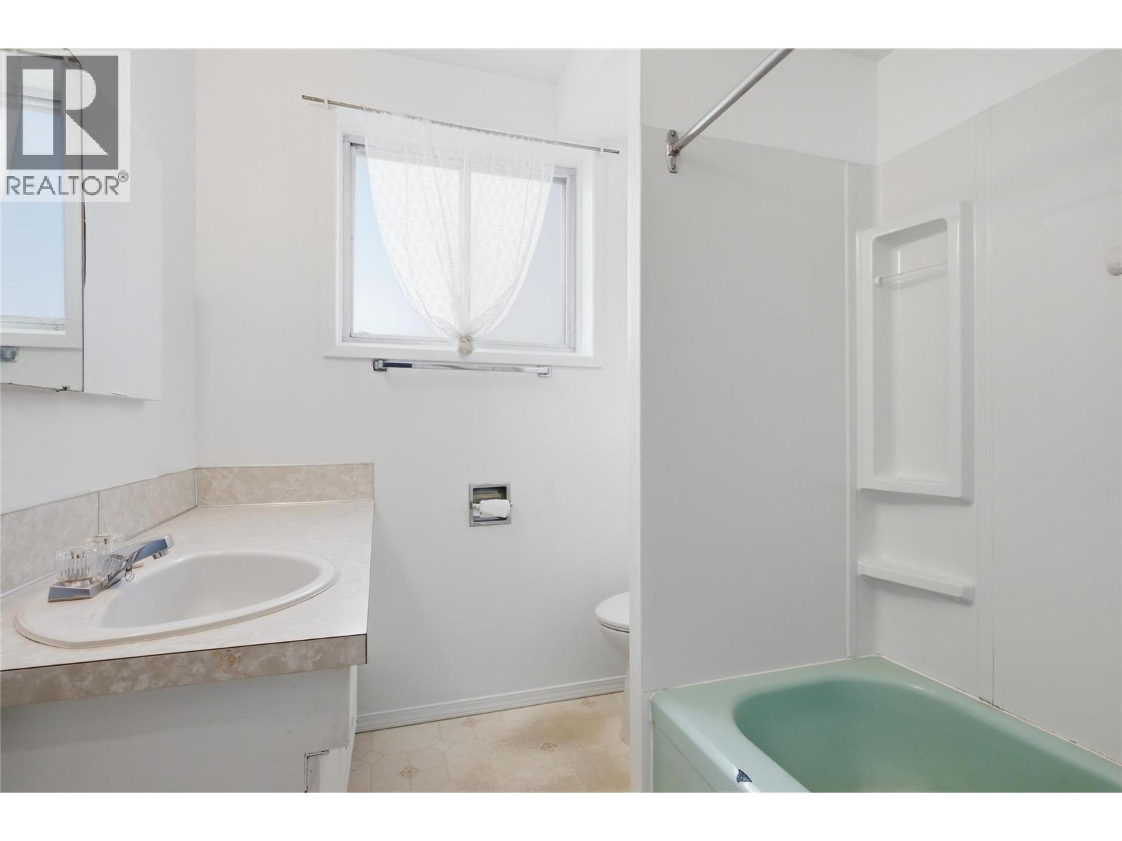 283 Chestnut Avenue, Kamloops, British Columbia  V2B 1L4 - Photo 18 - 10389324