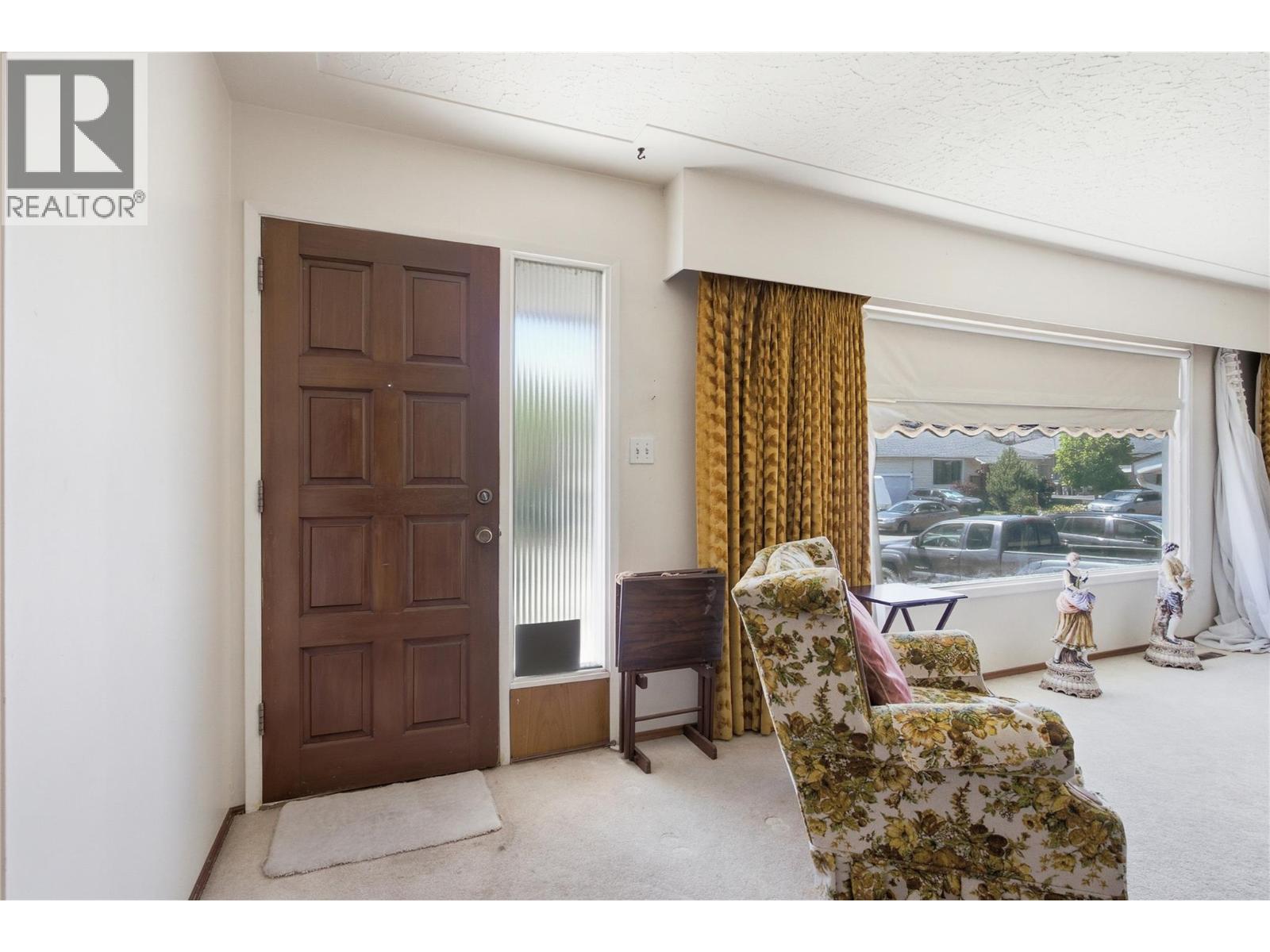 283 Chestnut Avenue, Kamloops, British Columbia  V2B 1L4 - Photo 2 - 10389324