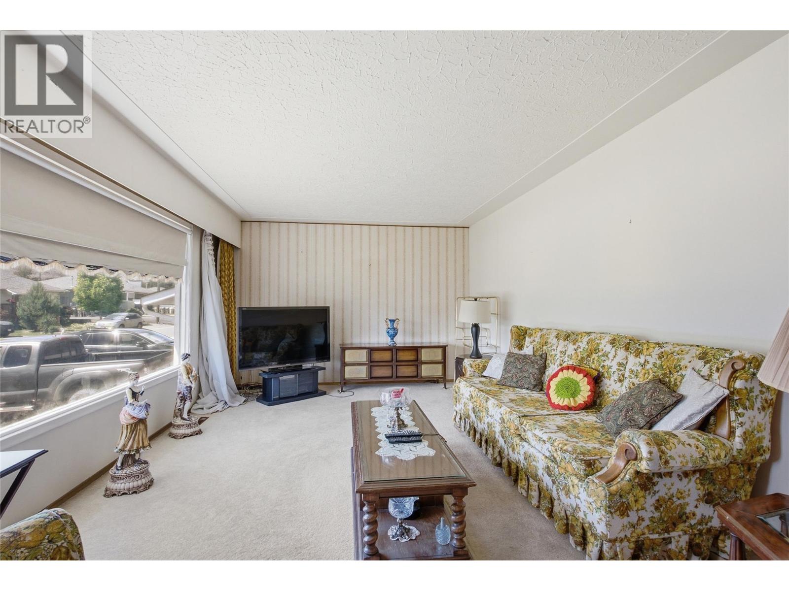283 Chestnut Avenue, Kamloops, British Columbia  V2B 1L4 - Photo 4 - 10389324