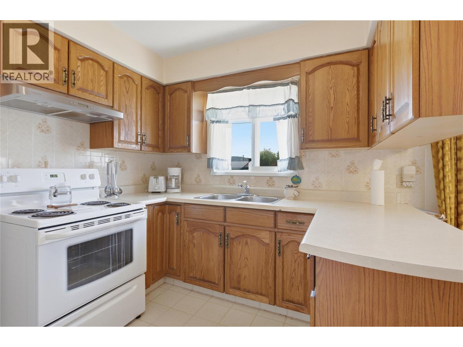 283 Chestnut Avenue, Kamloops, British Columbia  V2B 1L4 - Photo 8 - 10389324