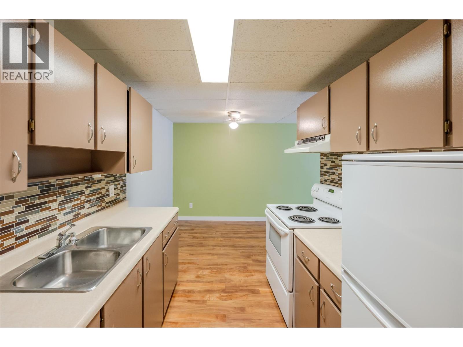 1410 Penticton Avenue Unit# 211, Penticton, British Columbia  V2A 2N5 - Photo 5 - 10392061