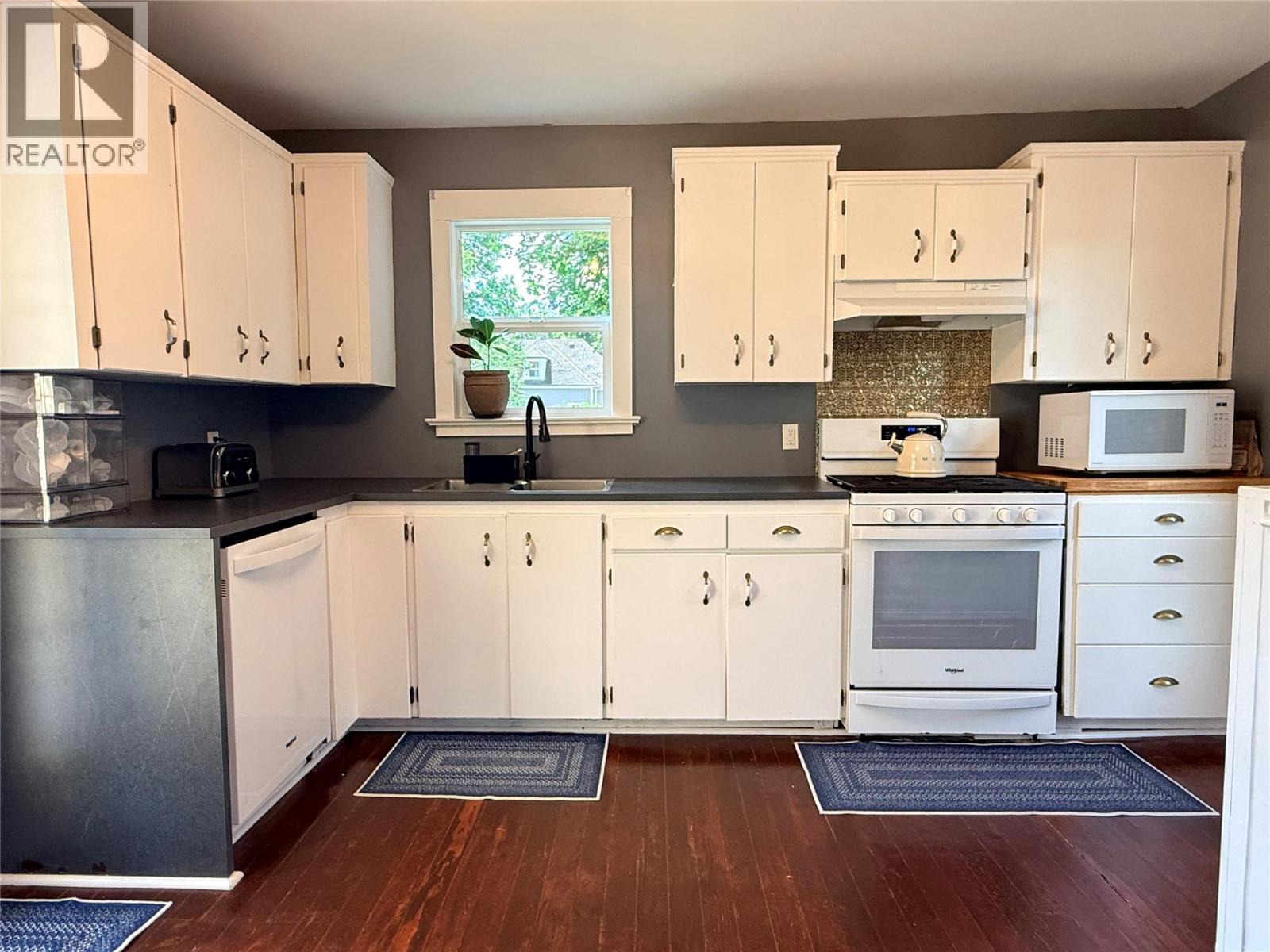 7577 4th Street, Grand Forks, British Columbia  V0H 1H0 - Photo 15 - 10391935