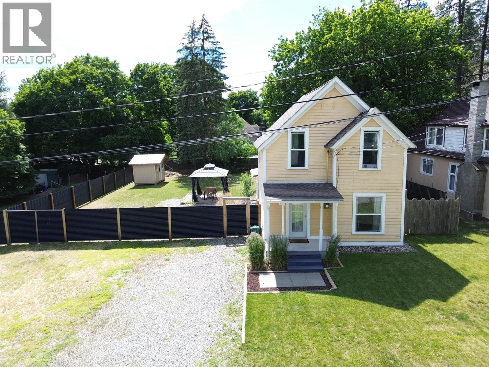 7577 4th Street, Grand Forks, British Columbia  V0H 1H0 - Photo 2 - 10391935