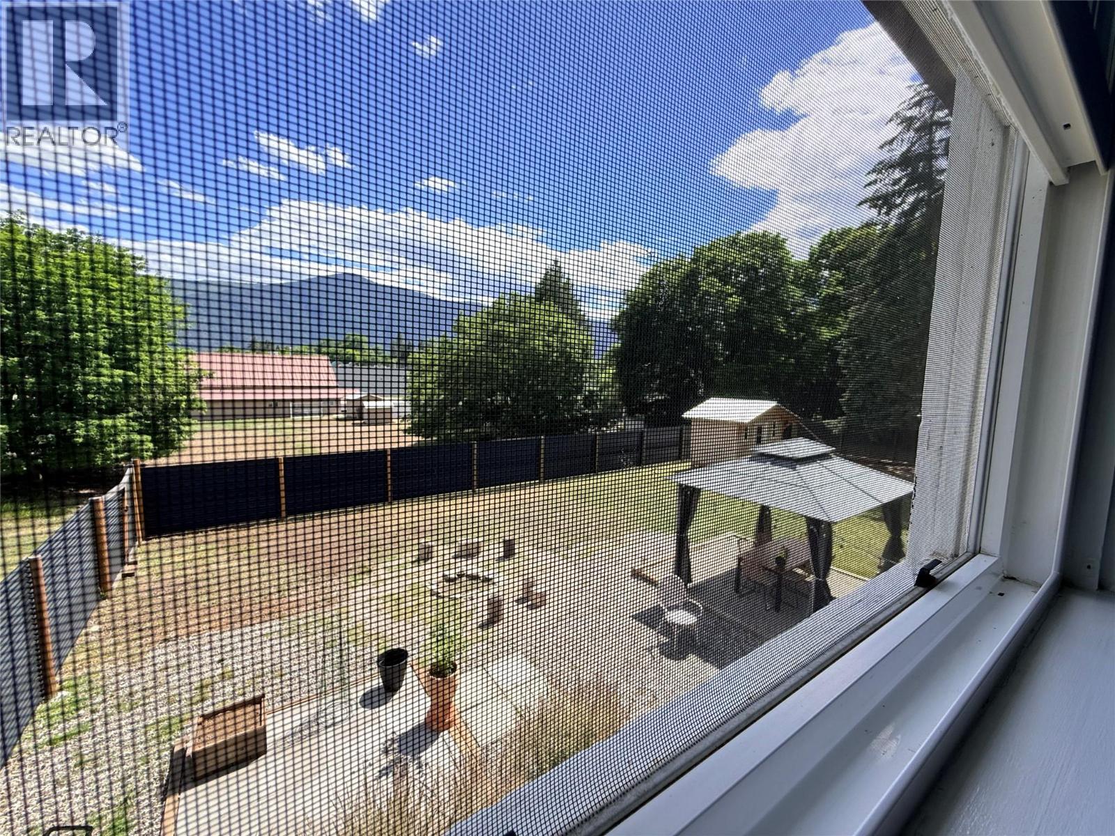 7577 4th Street, Grand Forks, British Columbia  V0H 1H0 - Photo 32 - 10391935