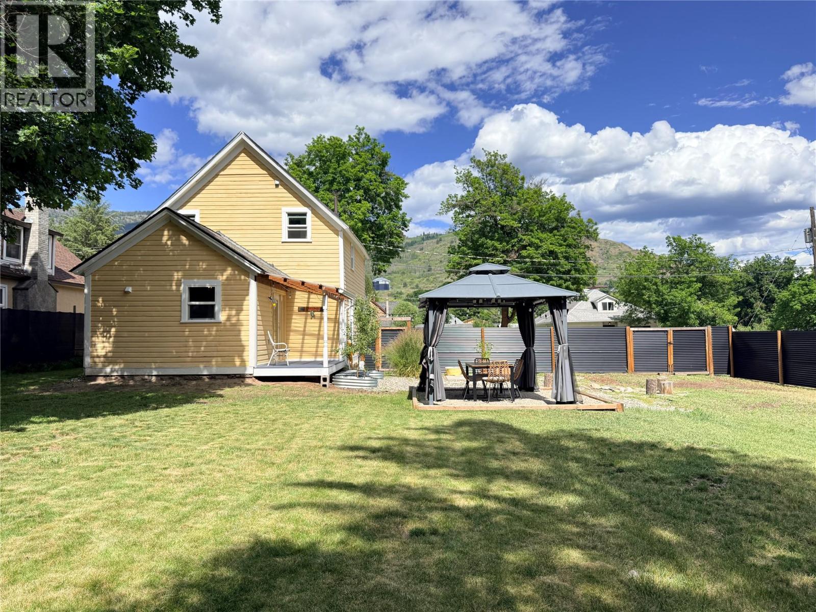 7577 4th Street, Grand Forks, British Columbia  V0H 1H0 - Photo 5 - 10391935