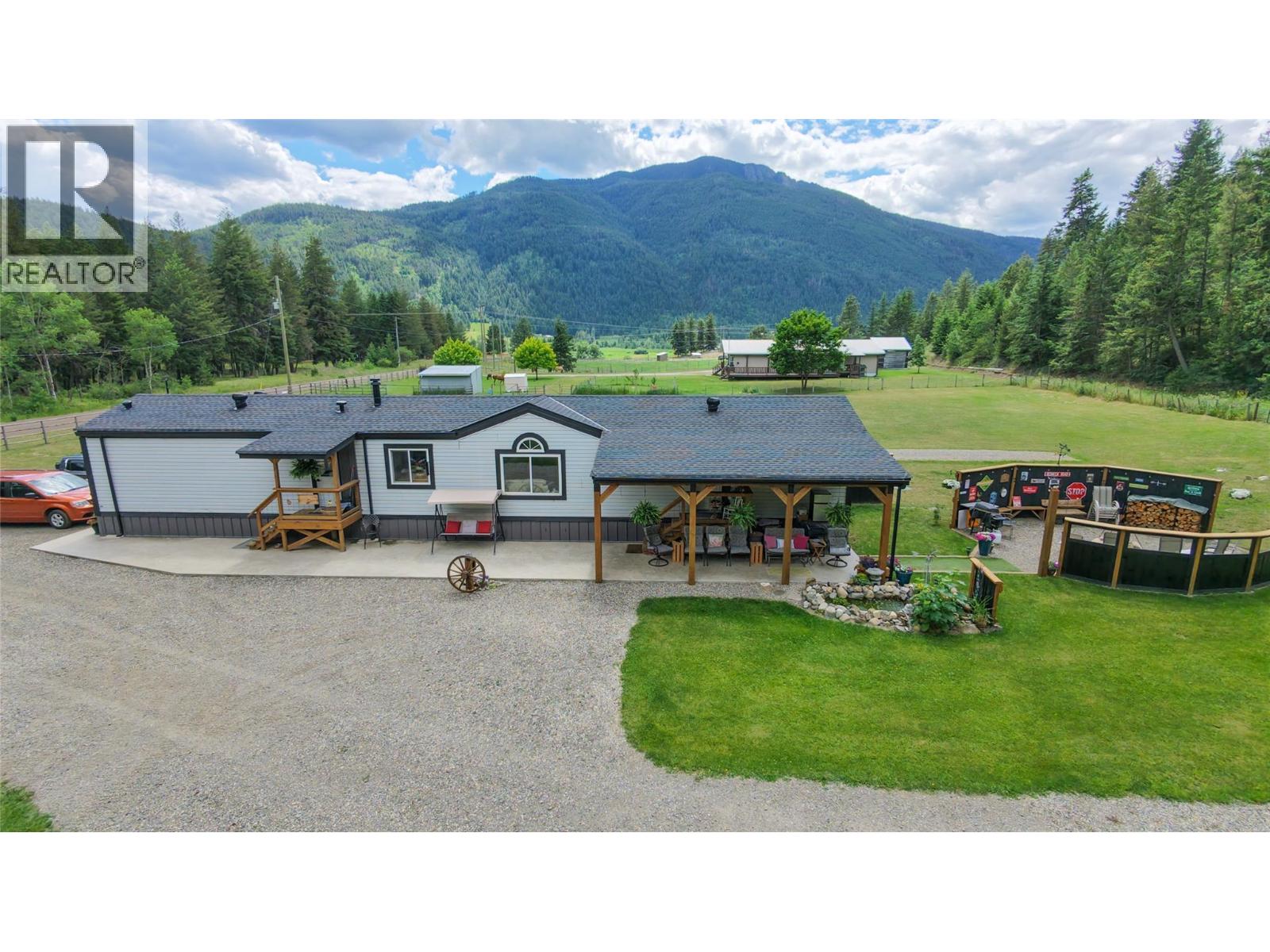 2884 Wetaskiwin Road, falkland, British Columbia