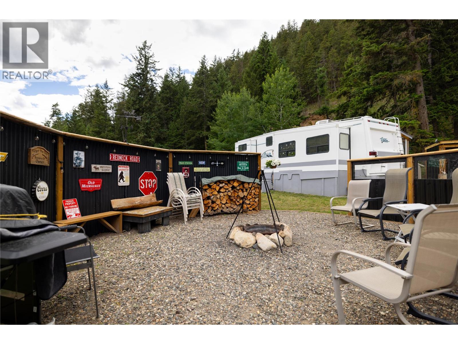 2884 Wetaskiwin Road, Falkland, British Columbia  V0E 1W1 - Photo 19 - 10392128