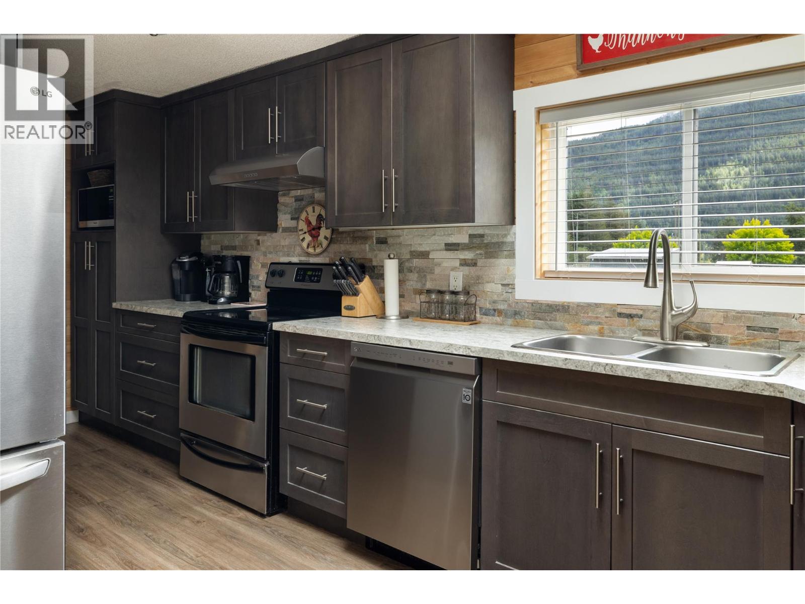 2884 Wetaskiwin Road, Falkland, British Columbia  V0E 1W1 - Photo 29 - 10392128