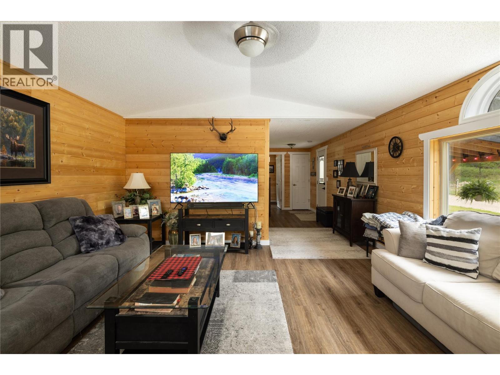 2884 Wetaskiwin Road, Falkland, British Columbia  V0E 1W1 - Photo 31 - 10392128