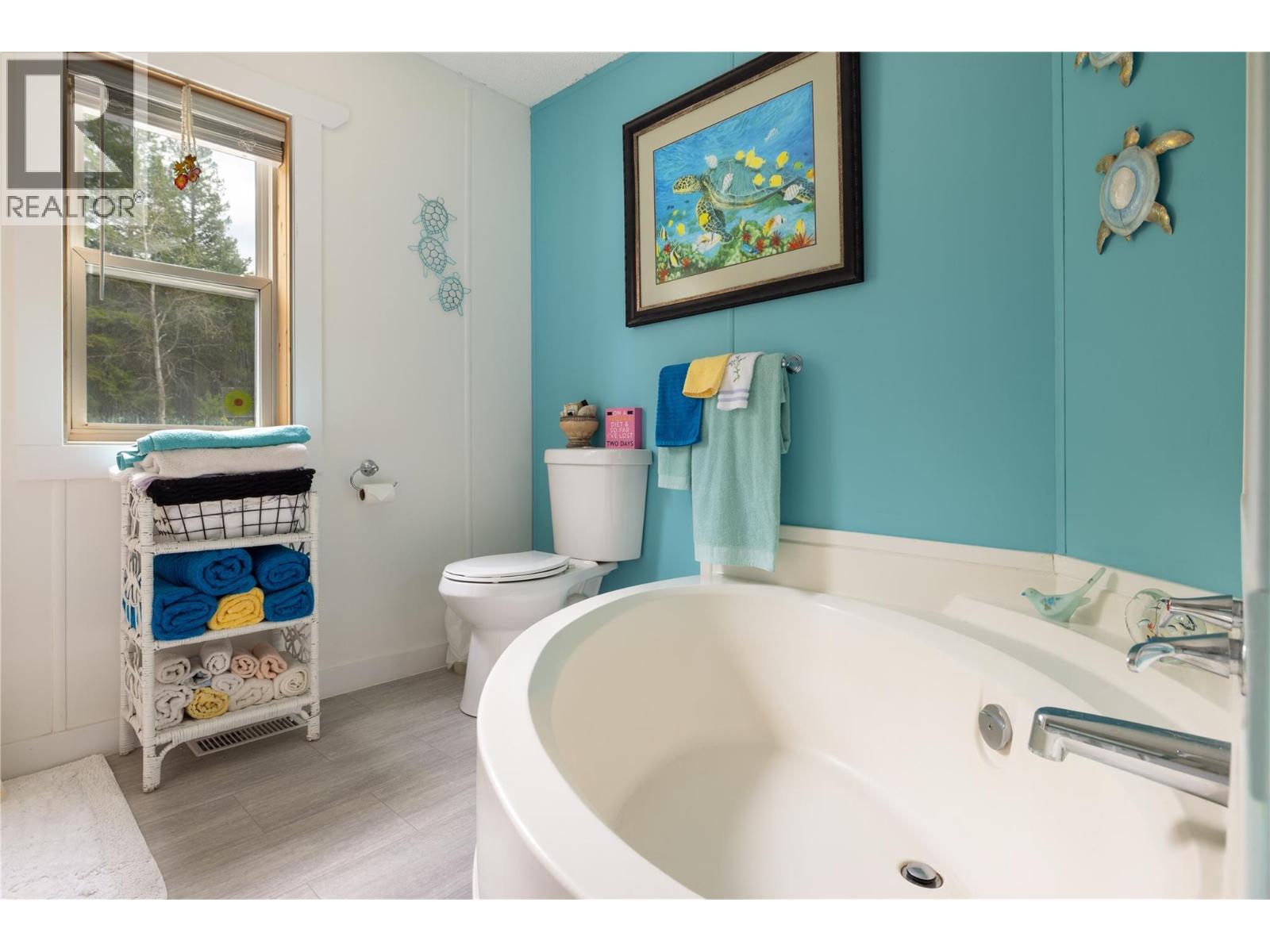 2884 Wetaskiwin Road, Falkland, British Columbia  V0E 1W1 - Photo 37 - 10392128