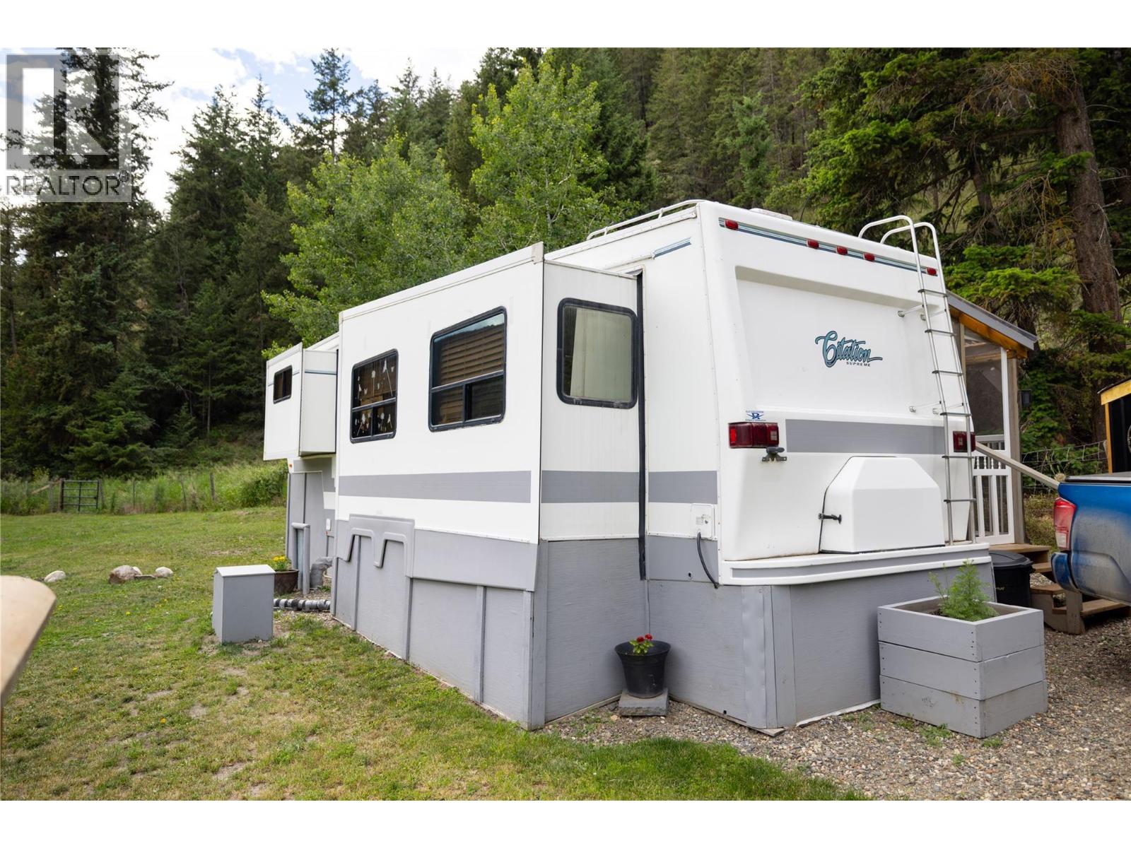 2884 Wetaskiwin Road, Falkland, British Columbia  V0E 1W1 - Photo 46 - 10392128