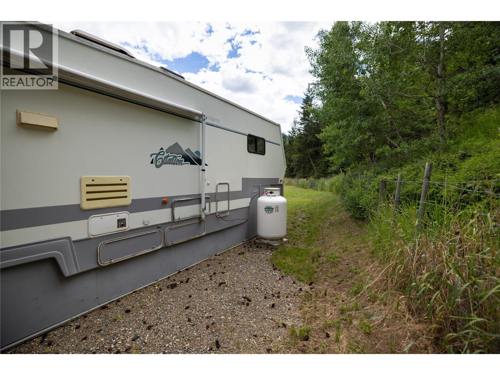 2884 Wetaskiwin Road, Falkland, British Columbia  V0E 1W1 - Photo 48 - 10392128