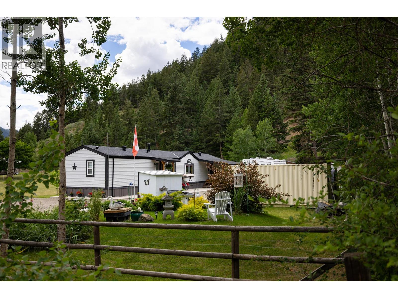 2884 Wetaskiwin Road, Falkland, British Columbia  V0E 1W1 - Photo 9 - 10392128