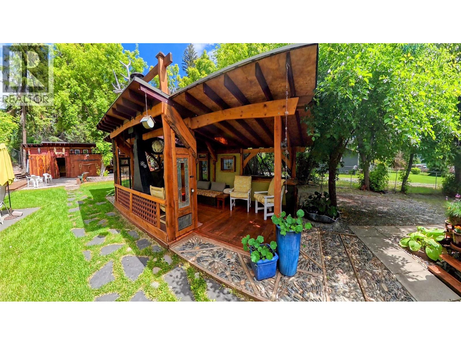 1768 Victoria Avenue, Windermere, British Columbia  V0B 2L2 - Photo 11 - 10391957