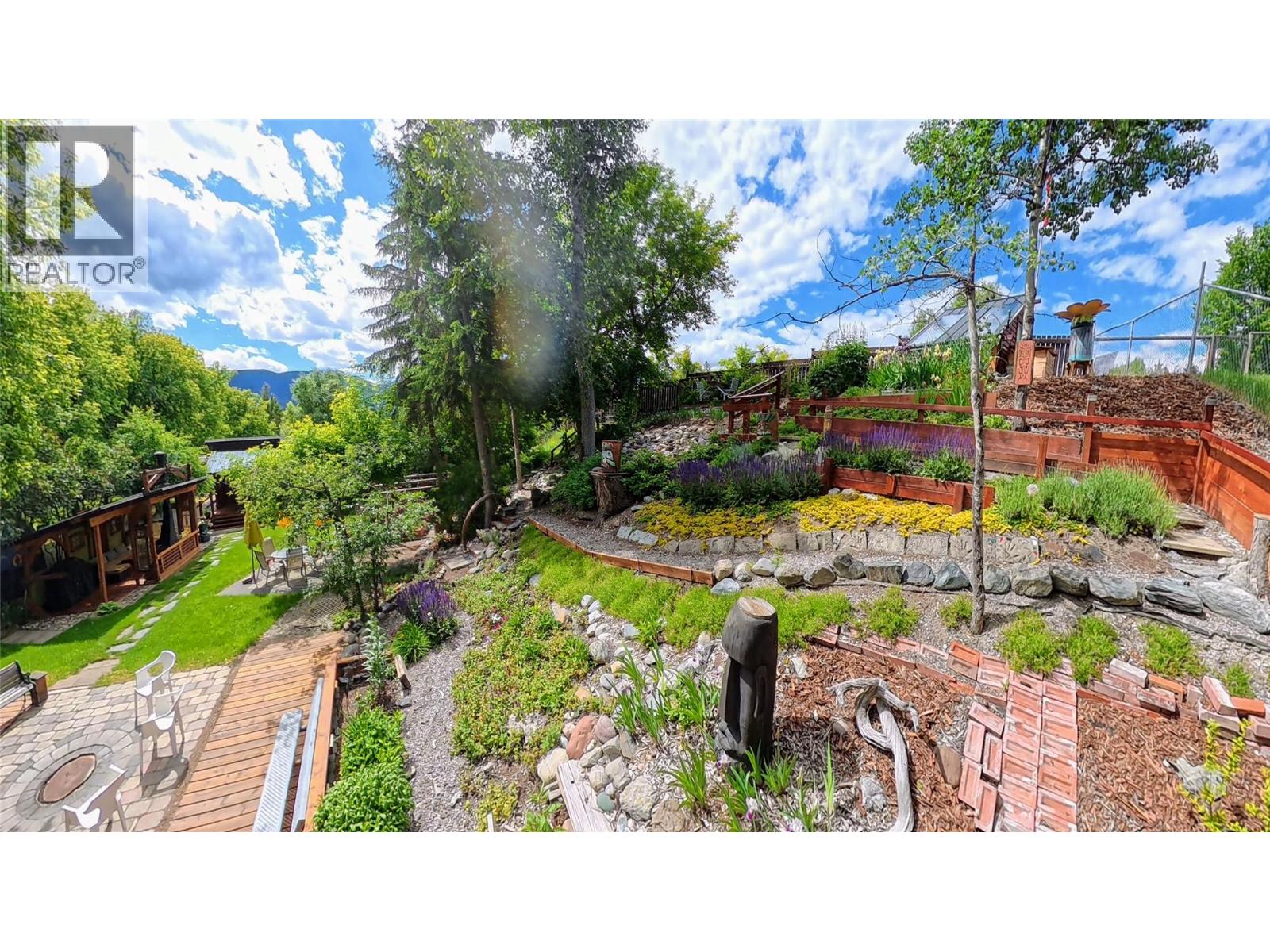 1768 Victoria Avenue, Windermere, British Columbia  V0B 2L2 - Photo 23 - 10391957