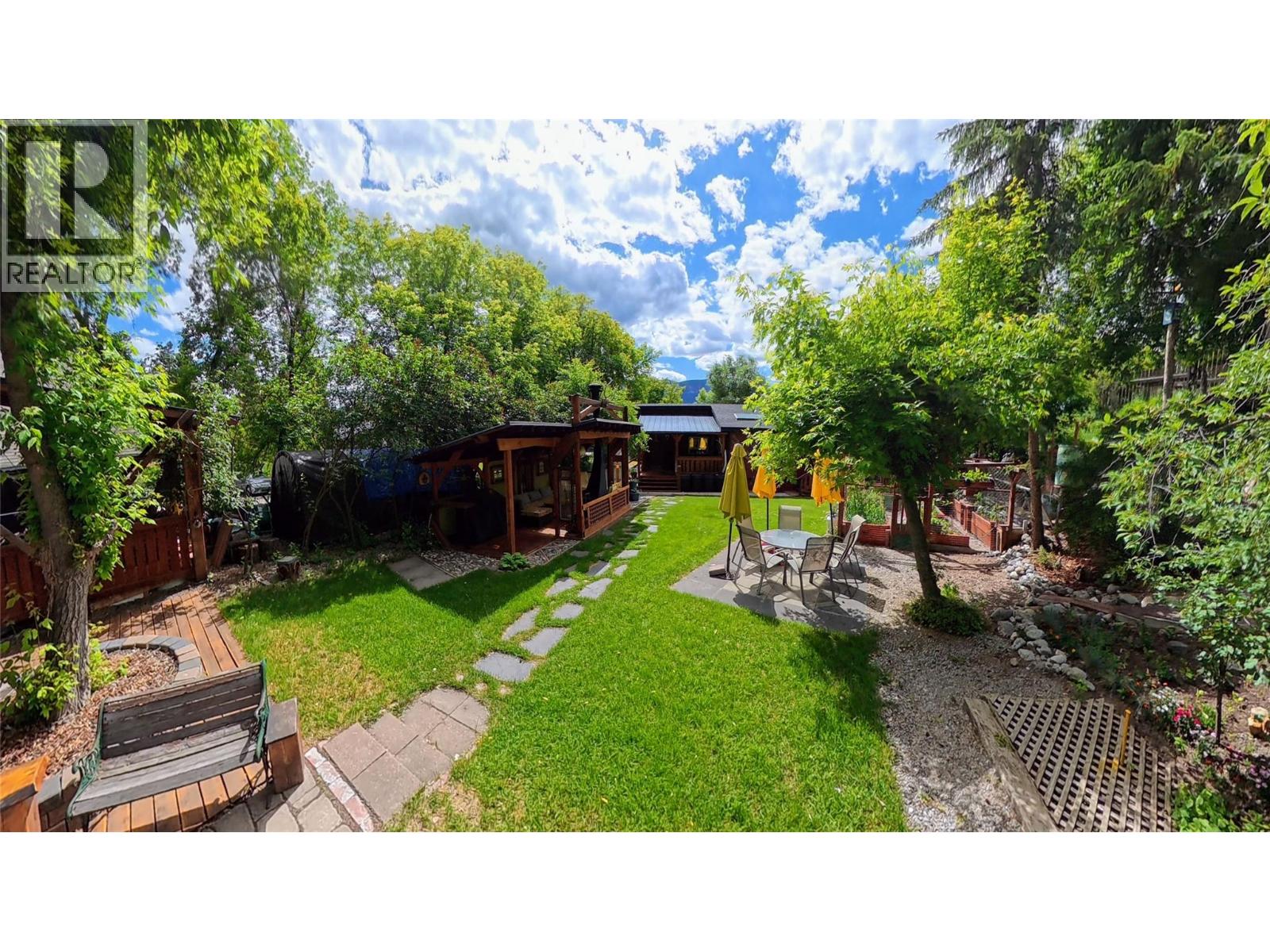 1768 Victoria Avenue, Windermere, British Columbia  V0B 2L2 - Photo 25 - 10391957