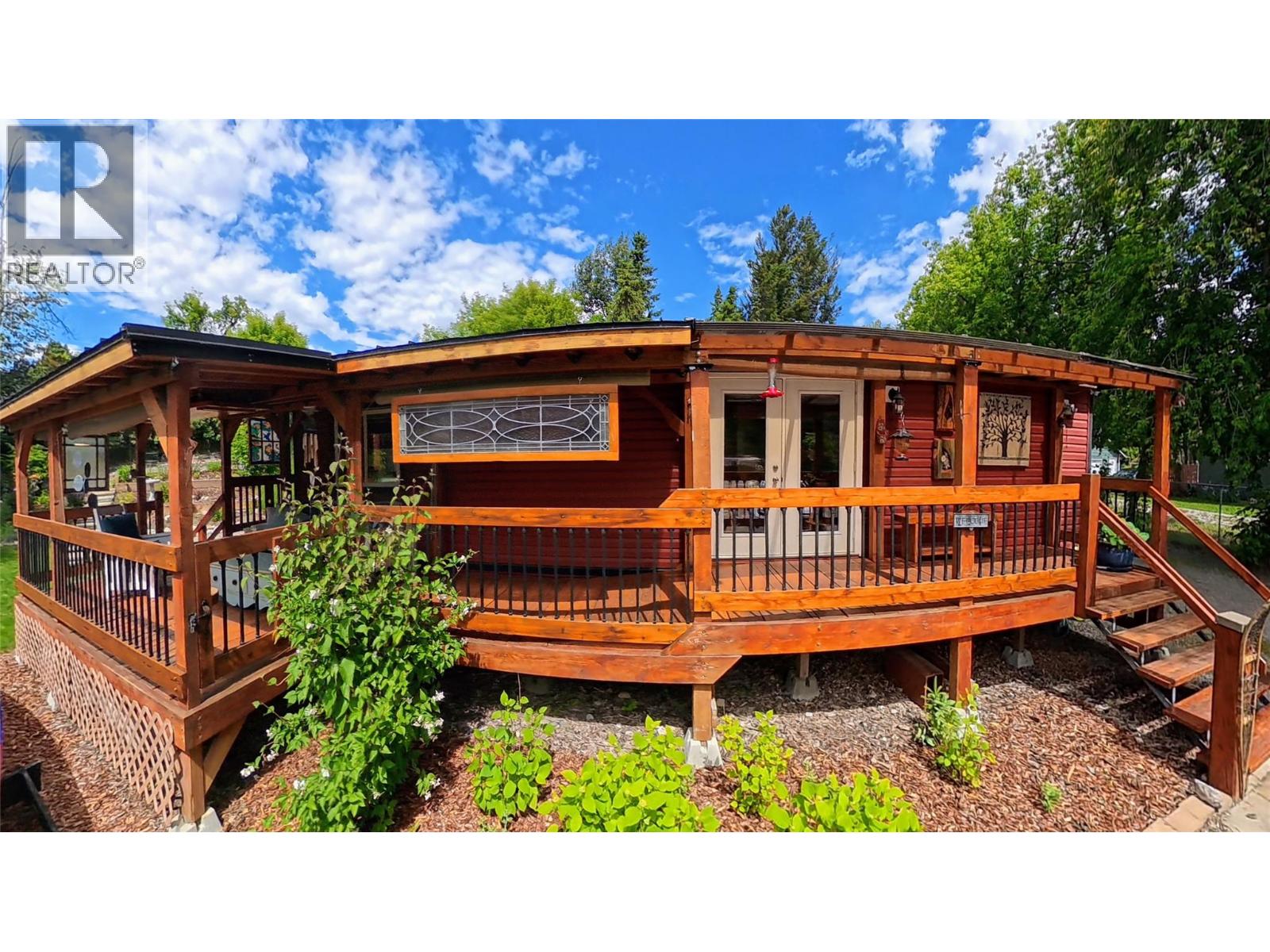 1768 Victoria Avenue, Windermere, British Columbia  V0B 2L2 - Photo 3 - 10391957