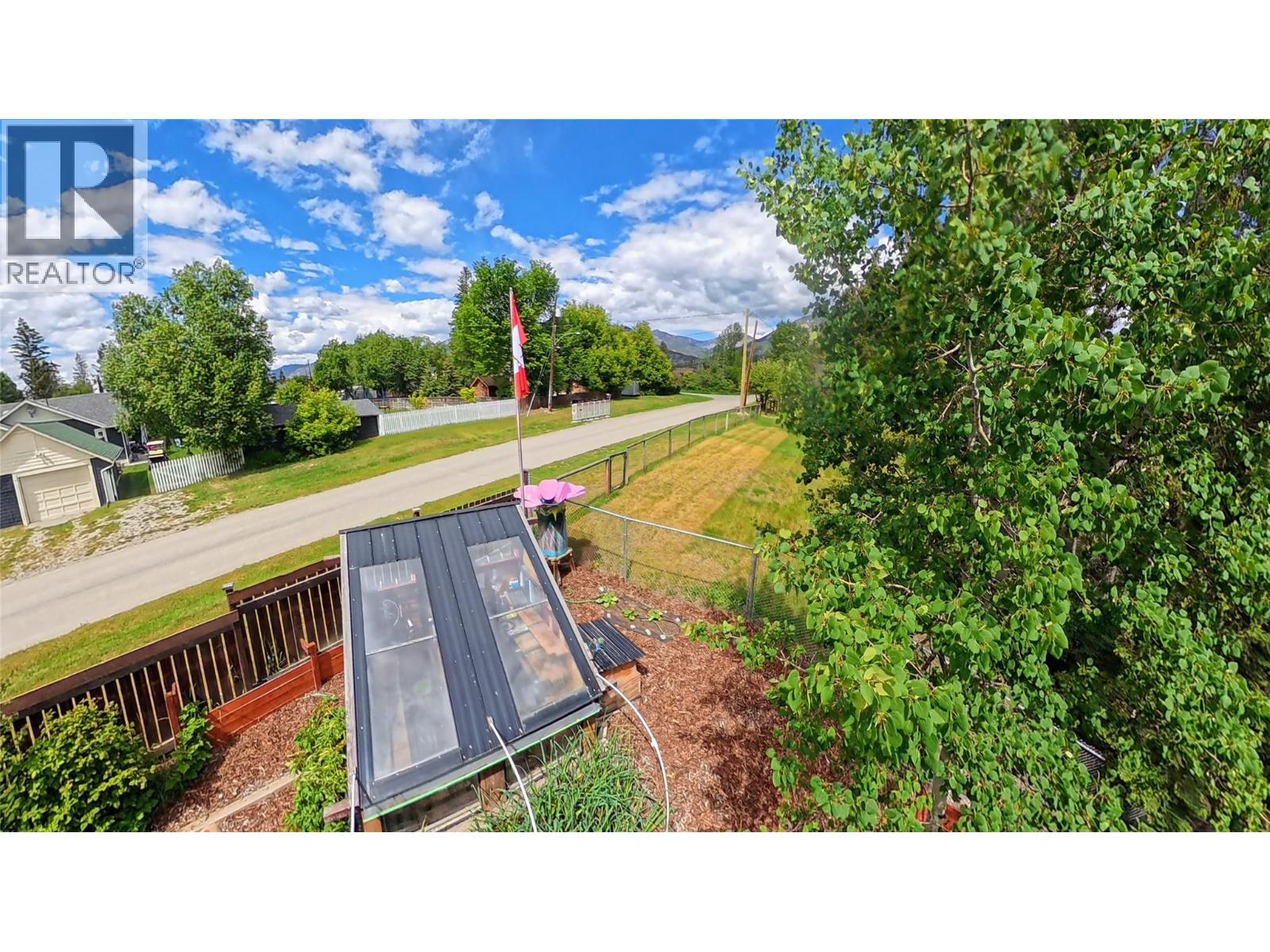 1768 Victoria Avenue, Windermere, British Columbia  V0B 2L2 - Photo 30 - 10391957