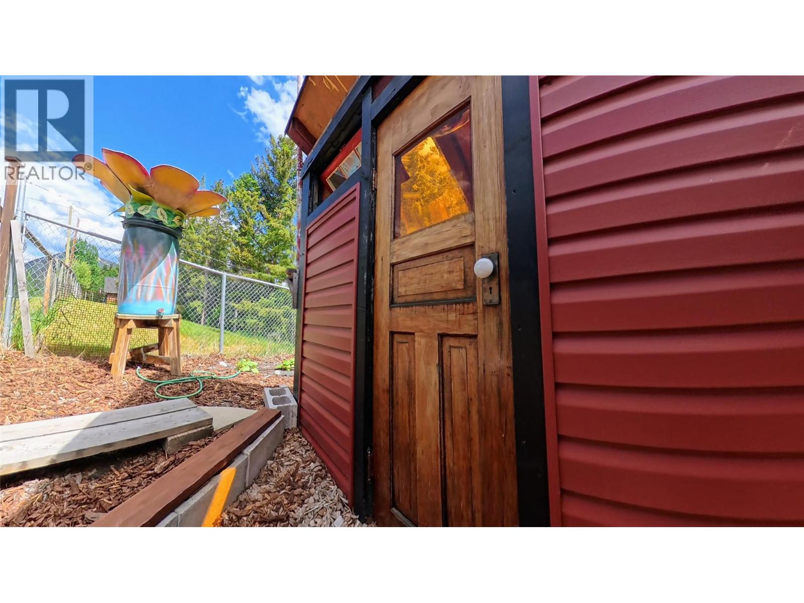 1768 Victoria Avenue, Windermere, British Columbia  V0B 2L2 - Photo 32 - 10391957