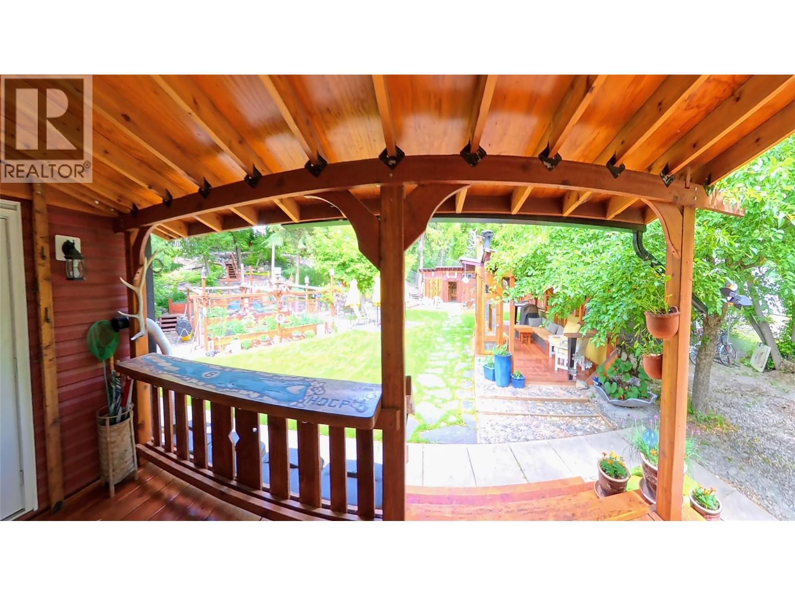 1768 Victoria Avenue, Windermere, British Columbia  V0B 2L2 - Photo 8 - 10391957