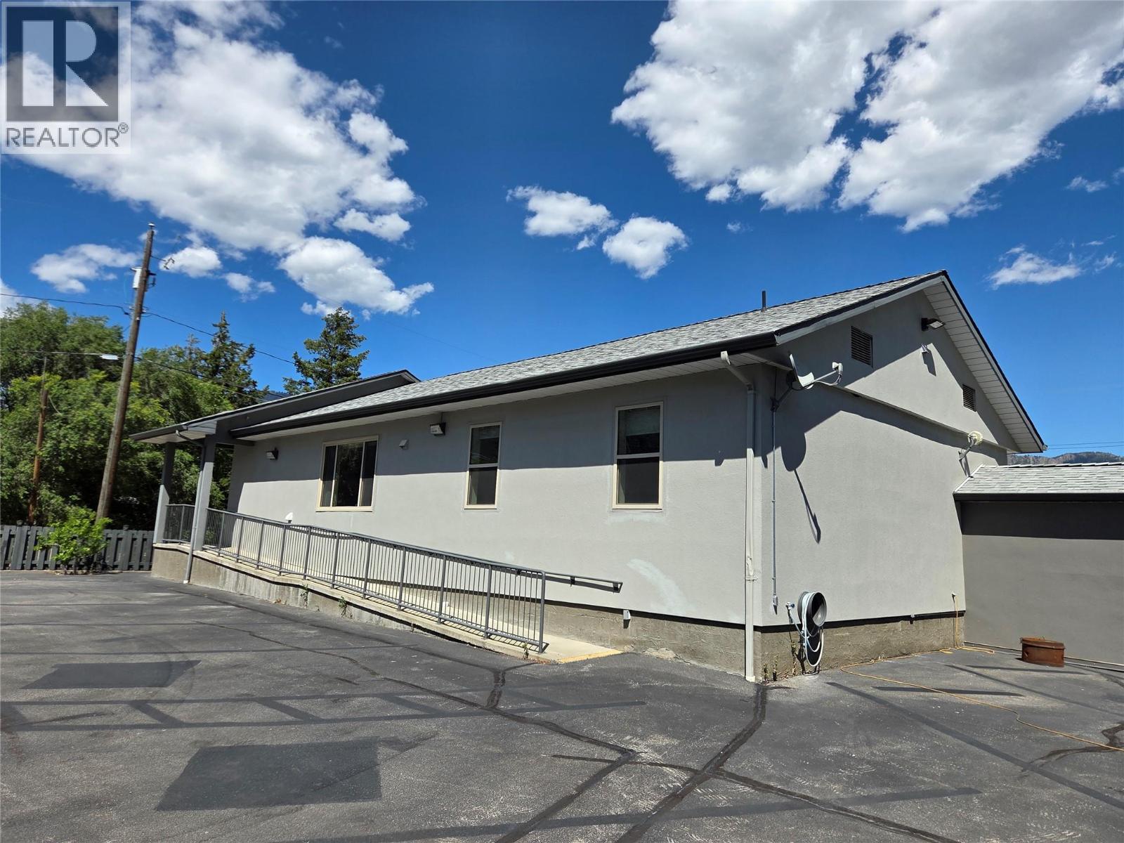 421 9th Avenue, Keremeos, British Columbia  V0X 1N3 - Photo 2 - 10392153