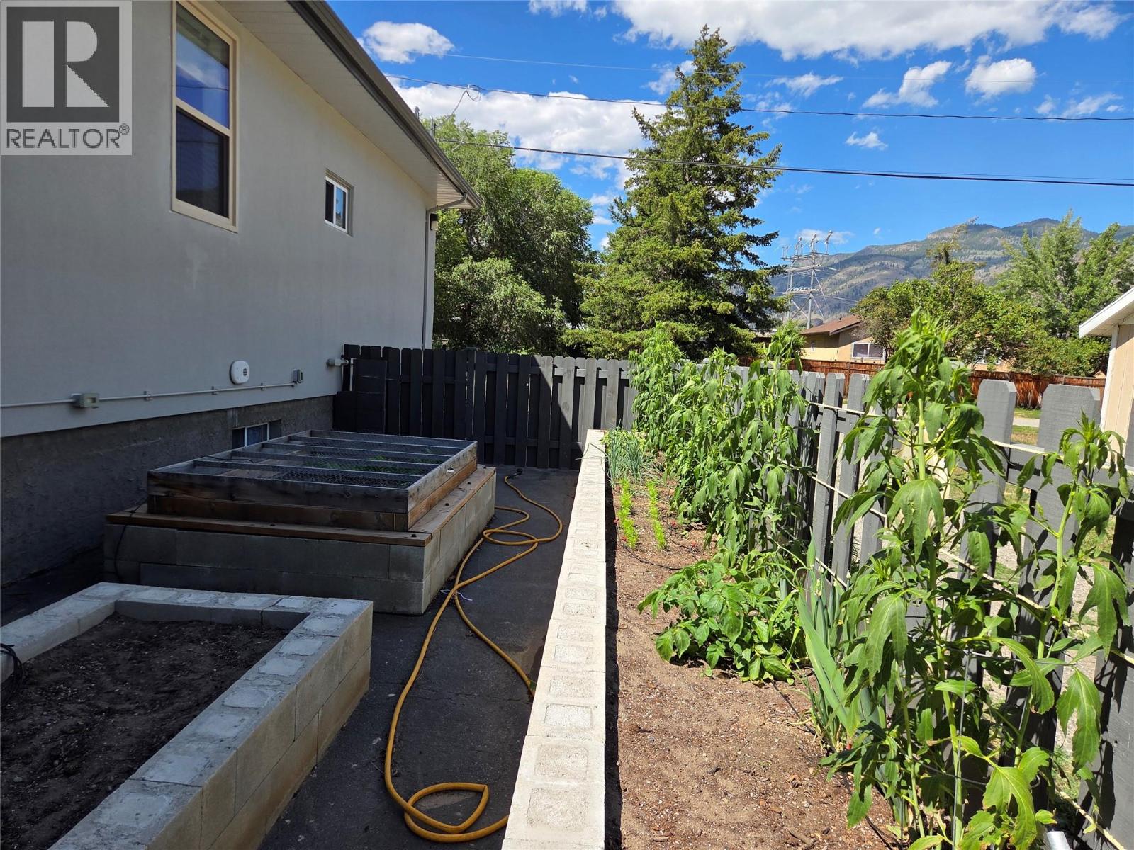 421 9th Avenue, Keremeos, British Columbia  V0X 1N3 - Photo 32 - 10392153