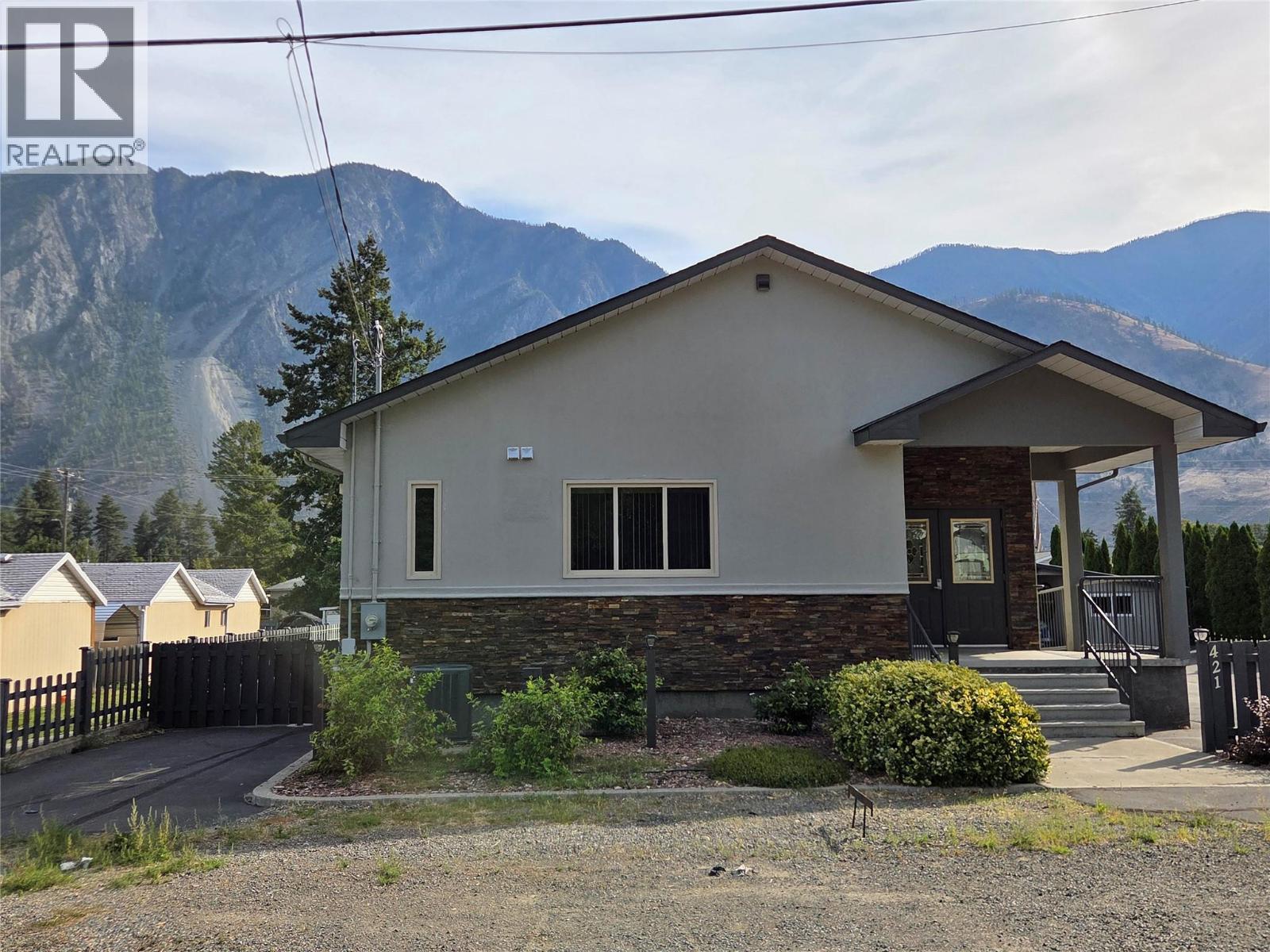421 9th Avenue, Keremeos, British Columbia  V0X 1N3 - Photo 39 - 10392153