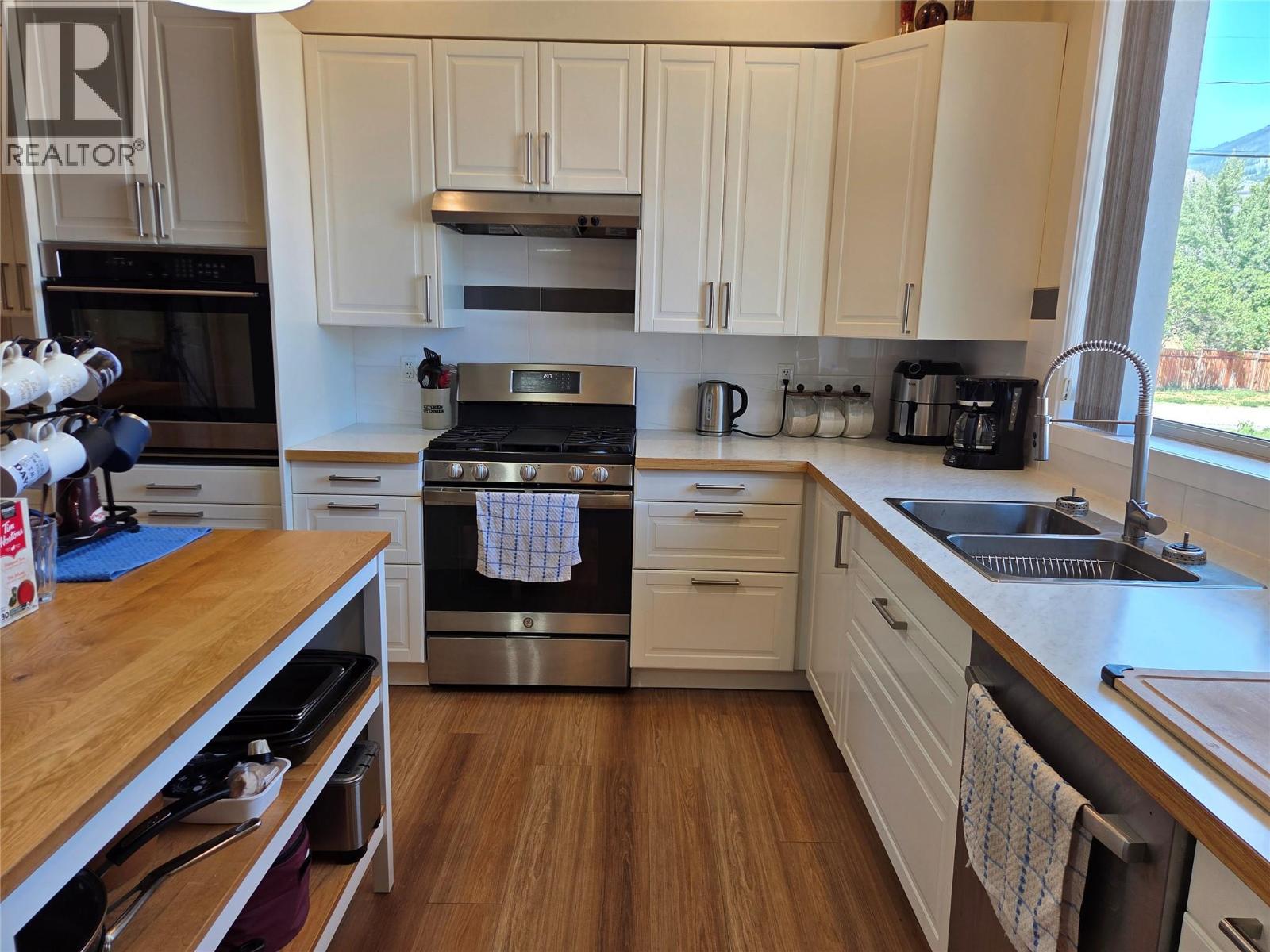 421 9th Avenue, Keremeos, British Columbia  V0X 1N3 - Photo 6 - 10392153
