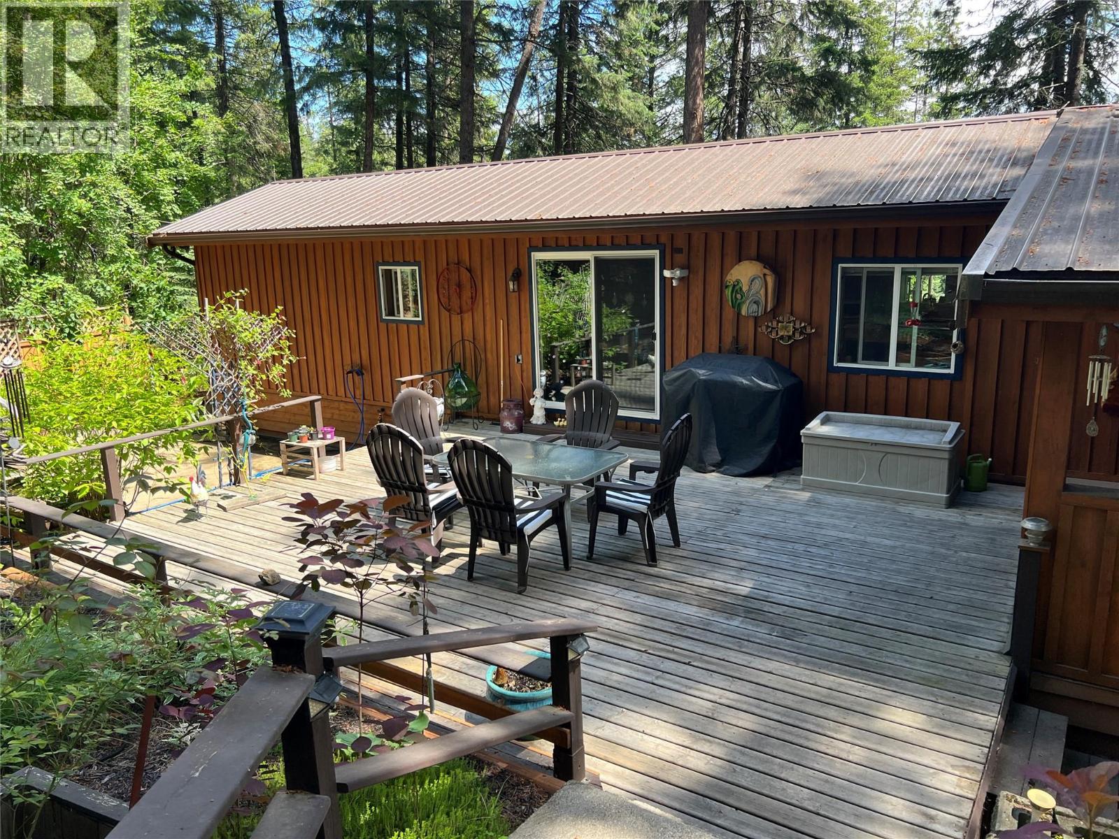 1352 Demster Road Road, Lee Creek, British Columbia  V0E 1M4 - Photo 1 - 10392145