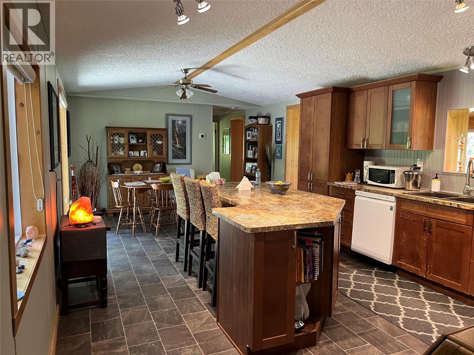 1352 Demster Road Road, Lee Creek, British Columbia  V0E 1M4 - Photo 10 - 10392145