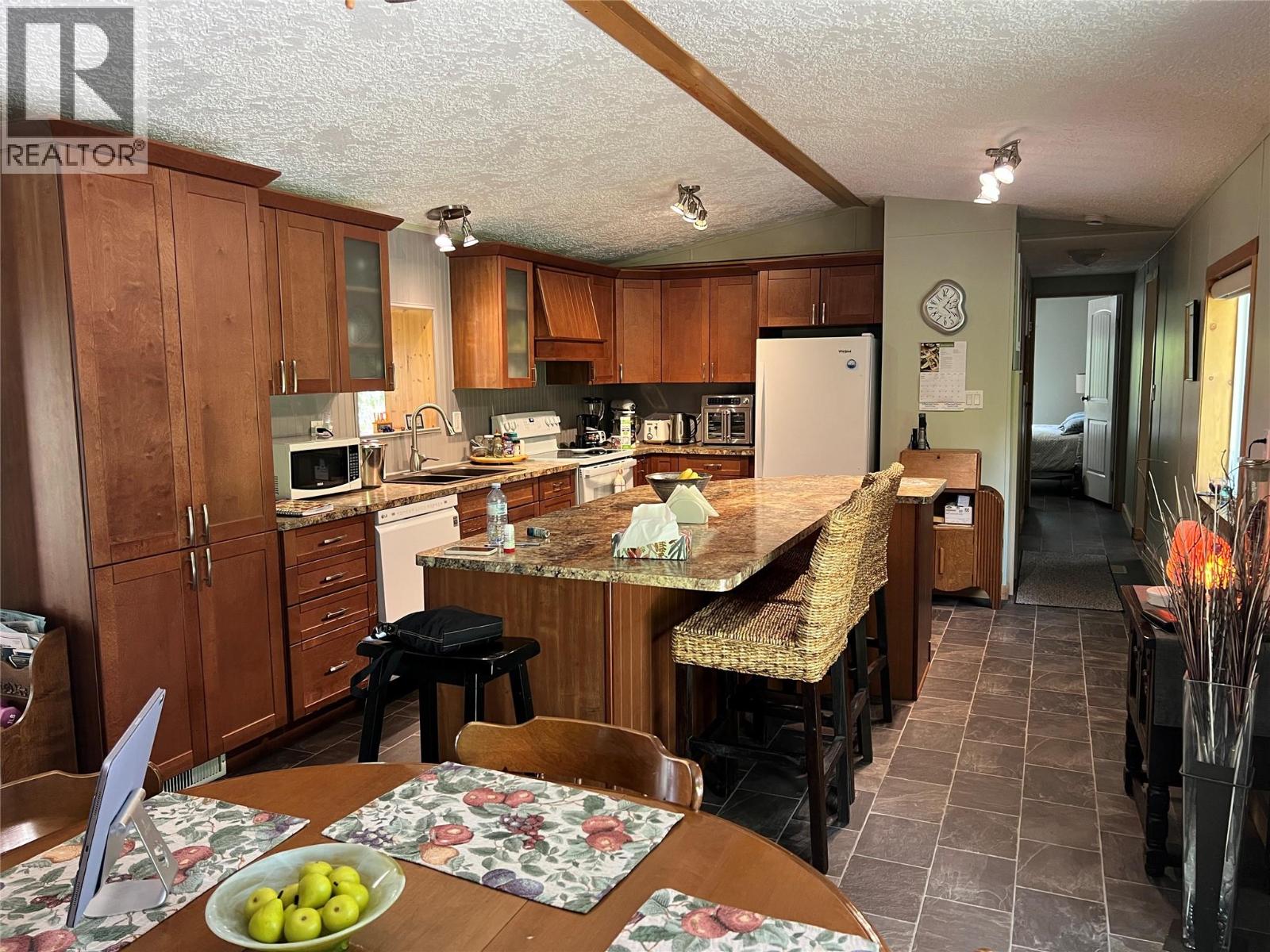 1352 Demster Road Road, Lee Creek, British Columbia  V0E 1M4 - Photo 11 - 10392145