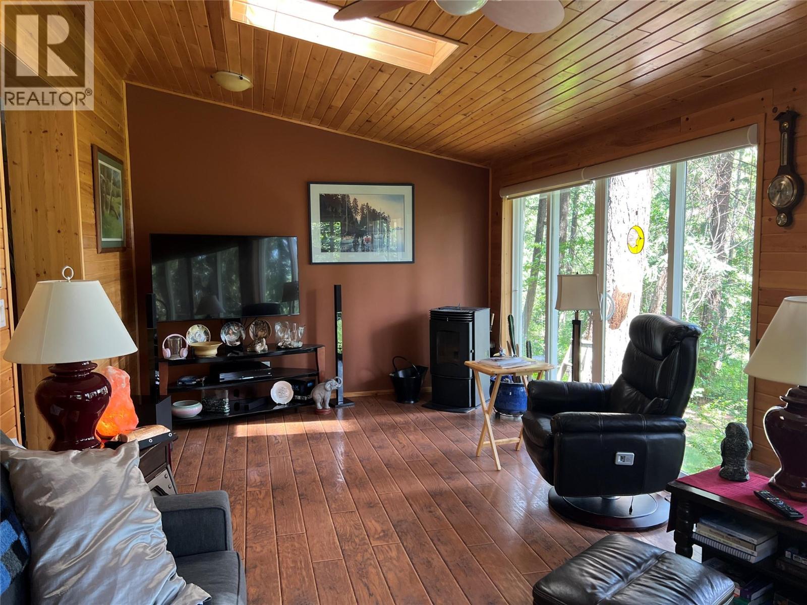 1352 Demster Road Road, Lee Creek, British Columbia  V0E 1M4 - Photo 21 - 10392145