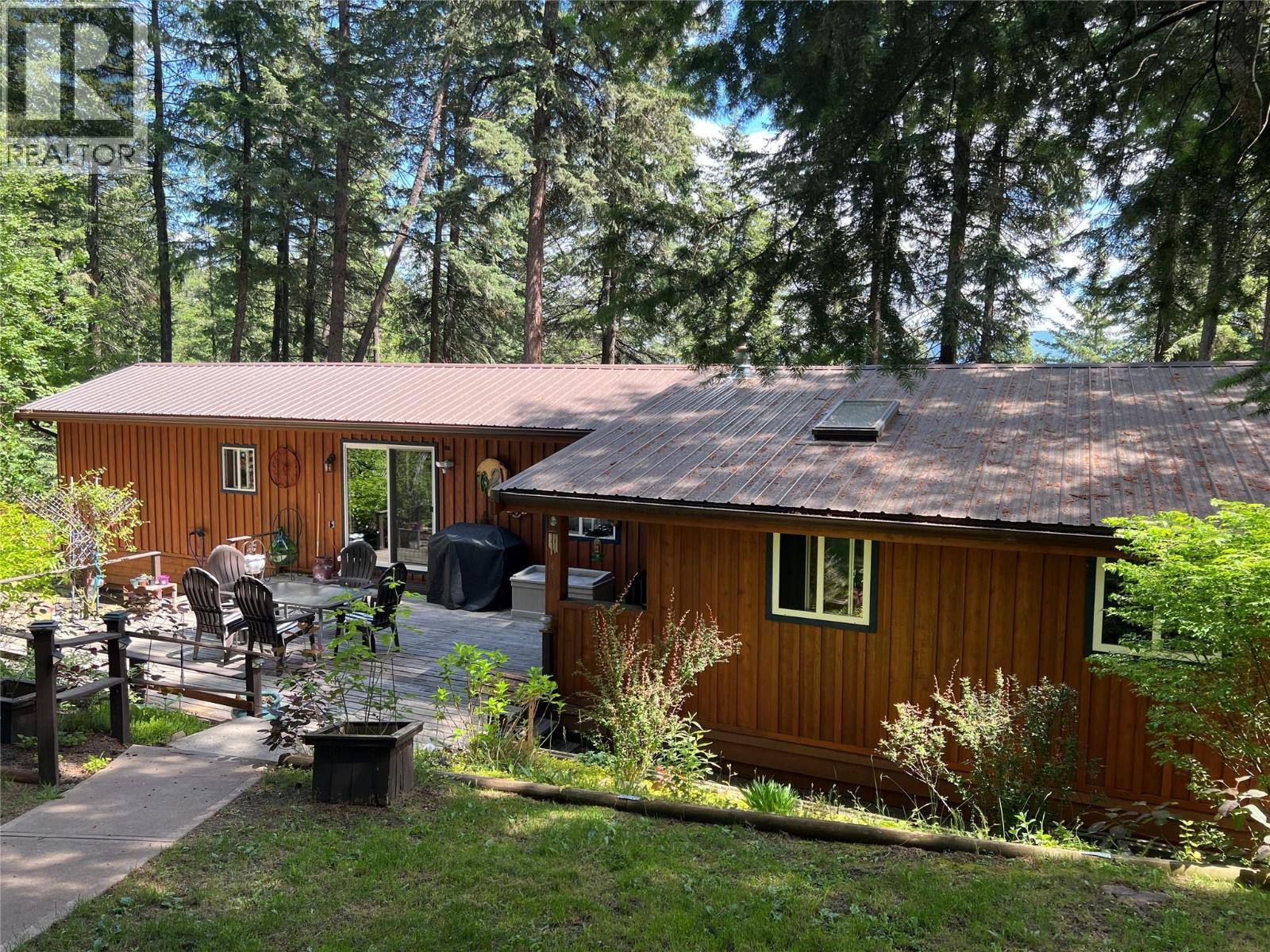 1352 Demster Road Road, Lee Creek, British Columbia  V0E 1M4 - Photo 3 - 10392145