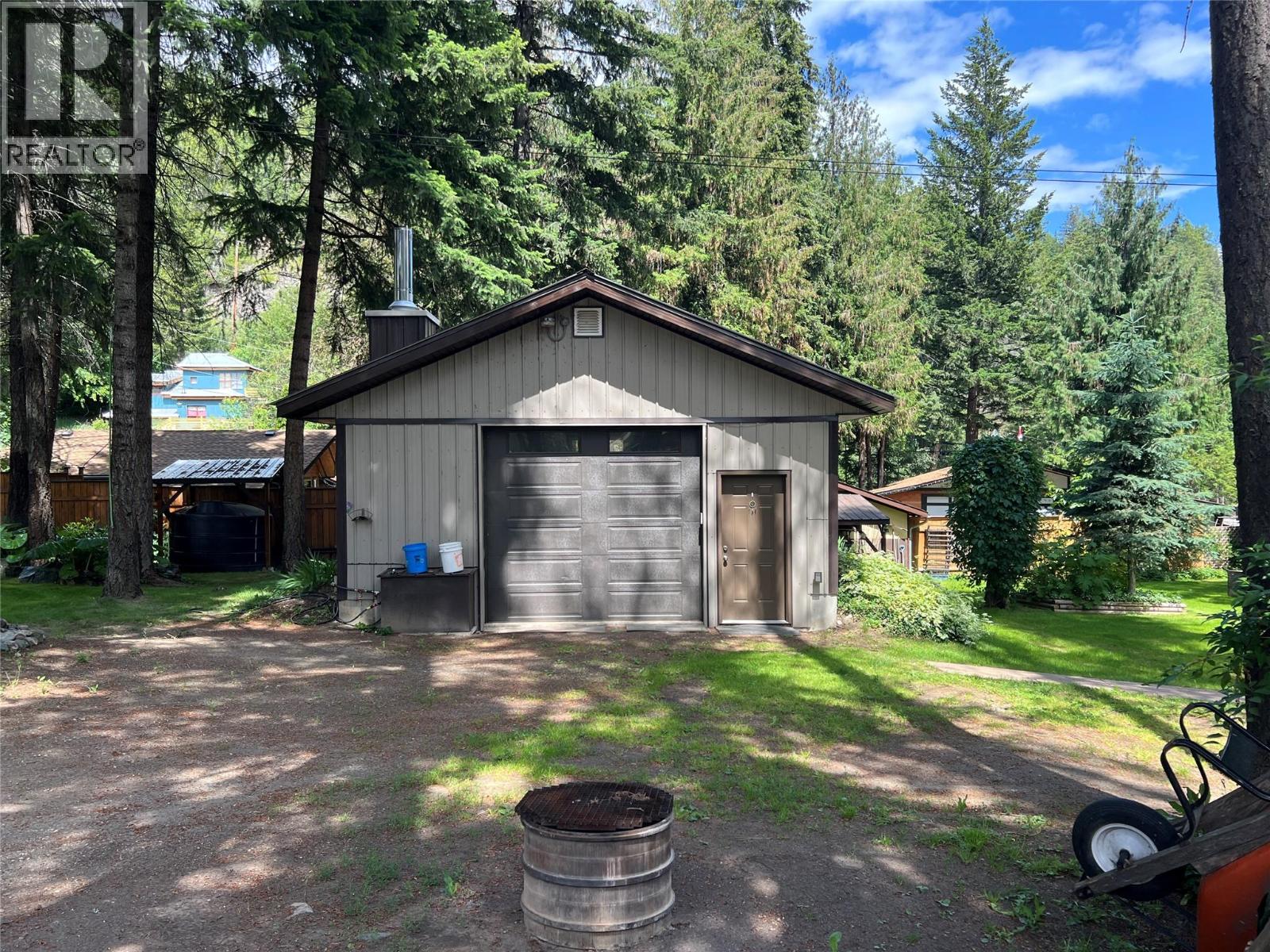 1352 Demster Road Road, Lee Creek, British Columbia  V0E 1M4 - Photo 32 - 10392145