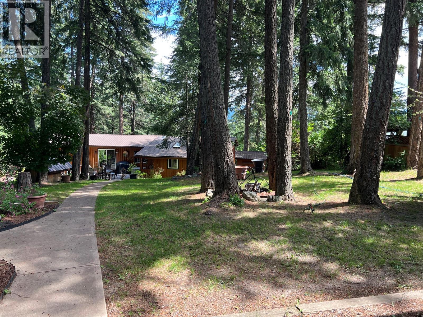 1352 Demster Road Road, Lee Creek, British Columbia  V0E 1M4 - Photo 4 - 10392145