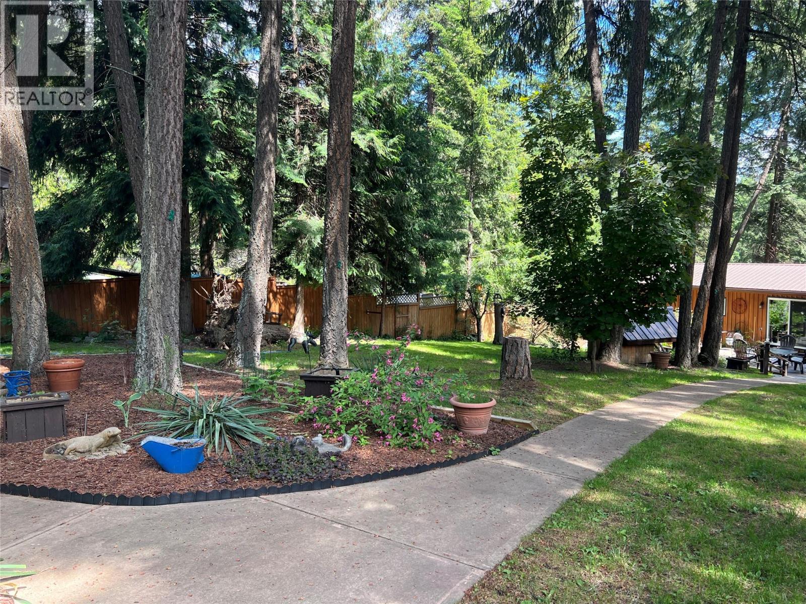 1352 Demster Road Road, Lee Creek, British Columbia  V0E 1M4 - Photo 5 - 10392145