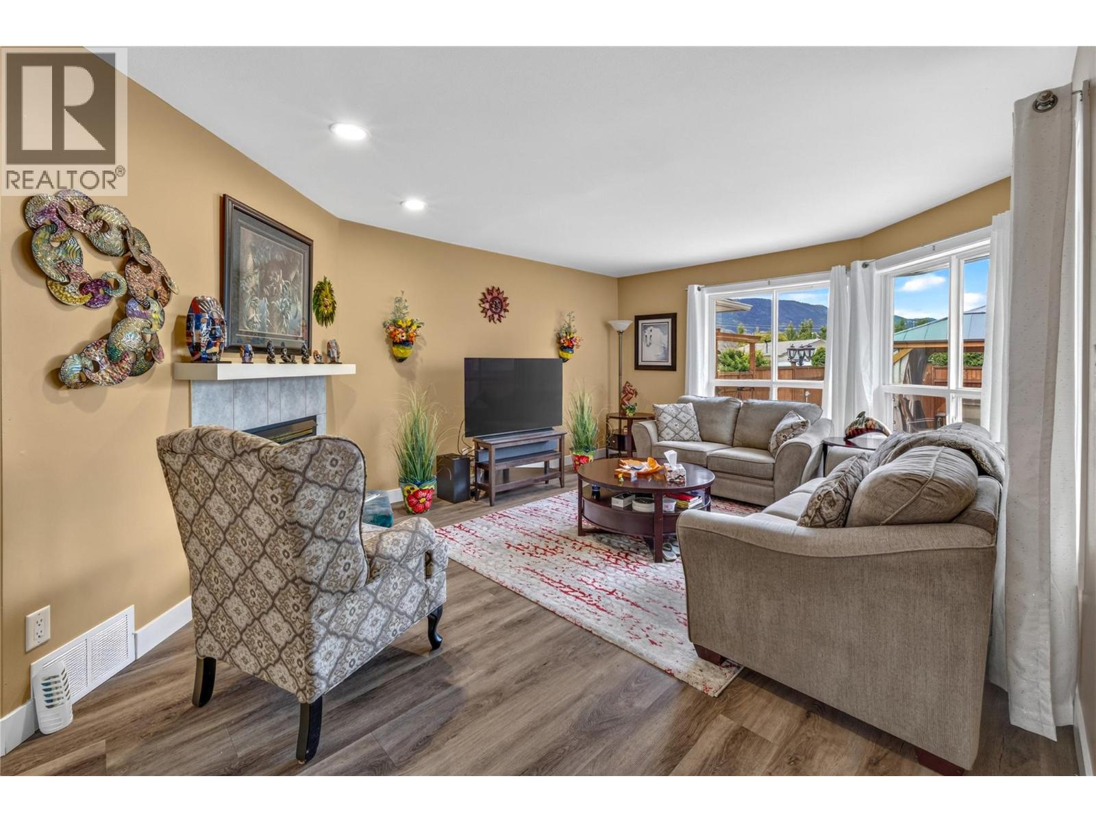 649 Latimer Street Unit# 102, Penticton, British Columbia  V2A 5R5 - Photo 2 - 10392164