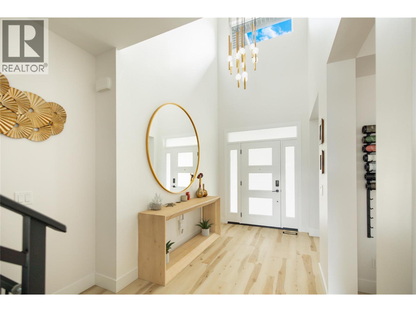 5326 Ptarmigan Street, Kelowna, British Columbia  V1W 5A4 - Photo 3 - 10391015