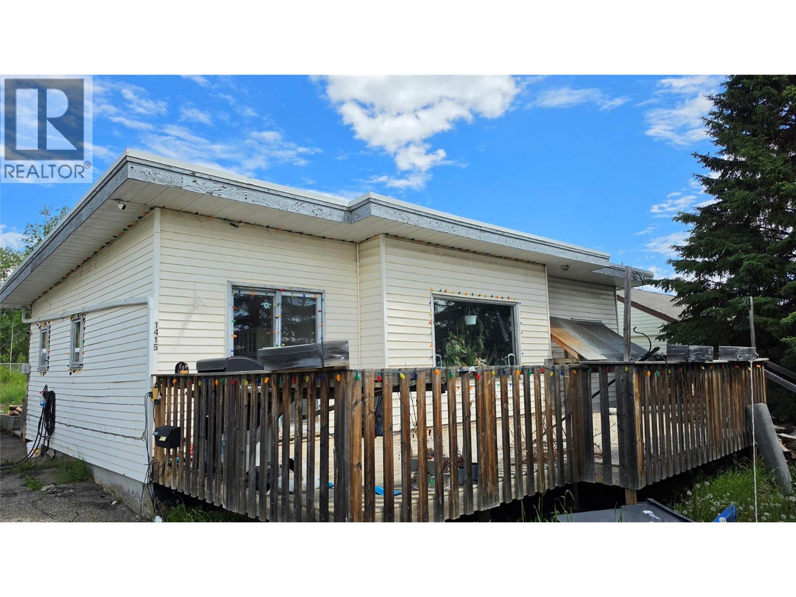 1416 94 Avenue, dawson creek, British Columbia