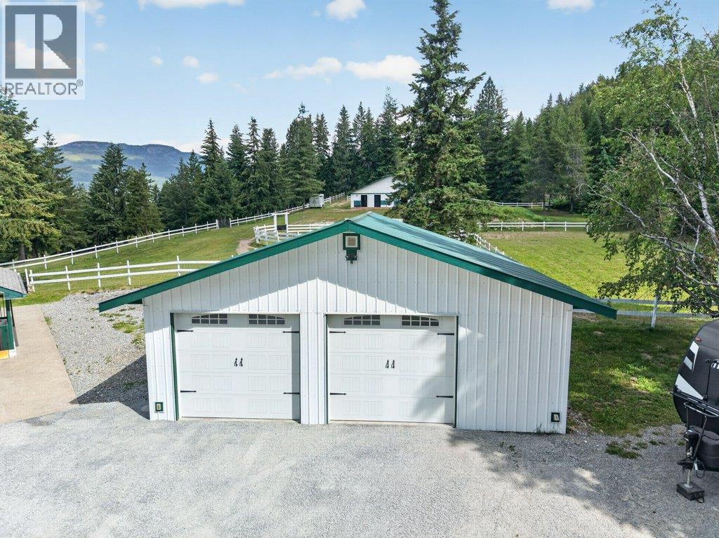 1140 Diamond Rock Road, Enderby, British Columbia  V4Y 4H7 - Photo 3 - 10391767