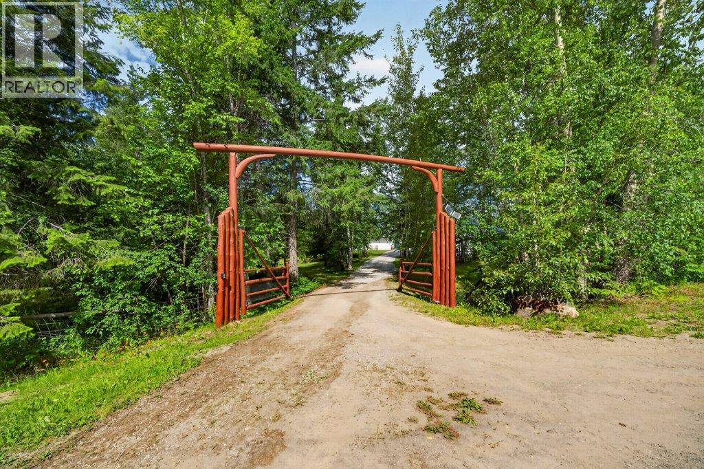 1140 Diamond Rock Road, Enderby, British Columbia  V4Y 4H7 - Photo 4 - 10391767